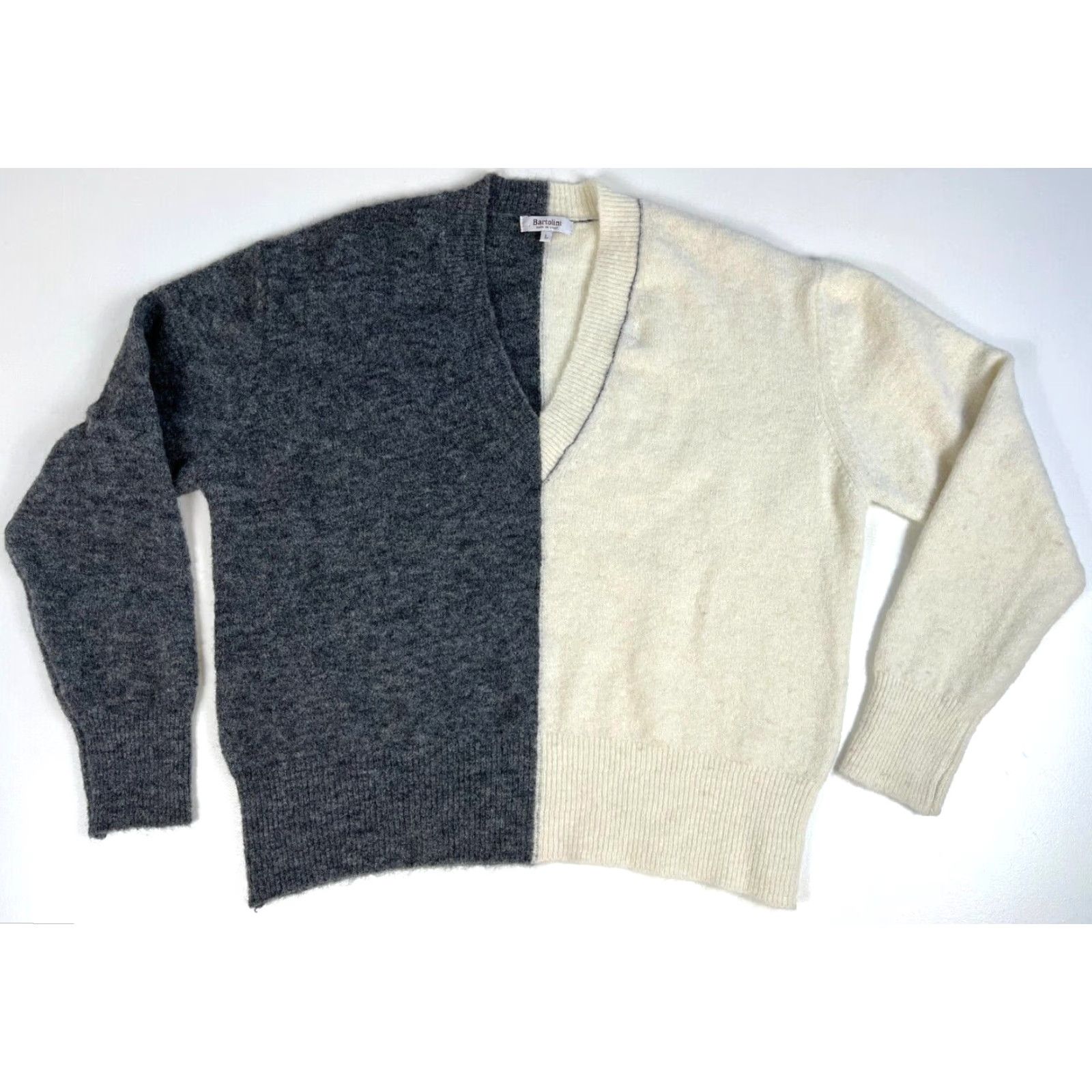 Vintage Bartolini Women's V-Neck Sweater Shirt Two-Tone Knit Pullover Size L Gray White Two-Tone Italian Made in Italy Features Lightweight Stretch Size L / US 10 / IT 46 - 2 Thumbnail
