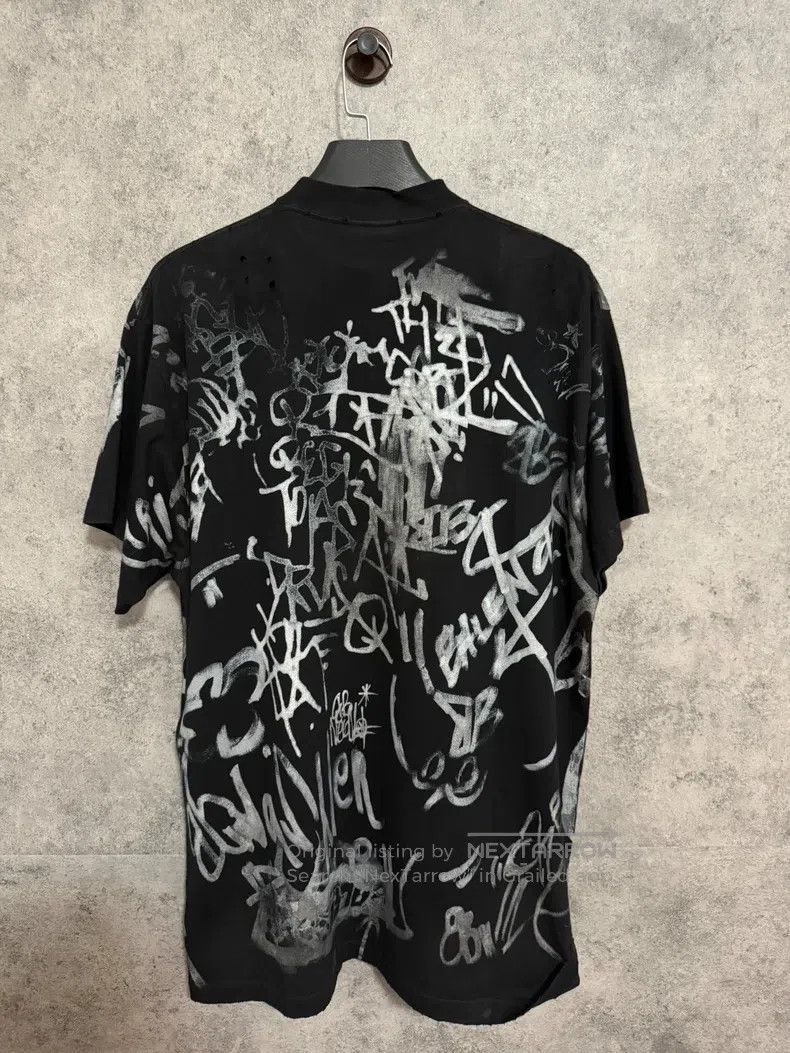 Balenciaga Balenciaga Black Manchester United Embroidered Graffiti Sh Size US S / EU 44-46 / 1 - 5 Thumbnail