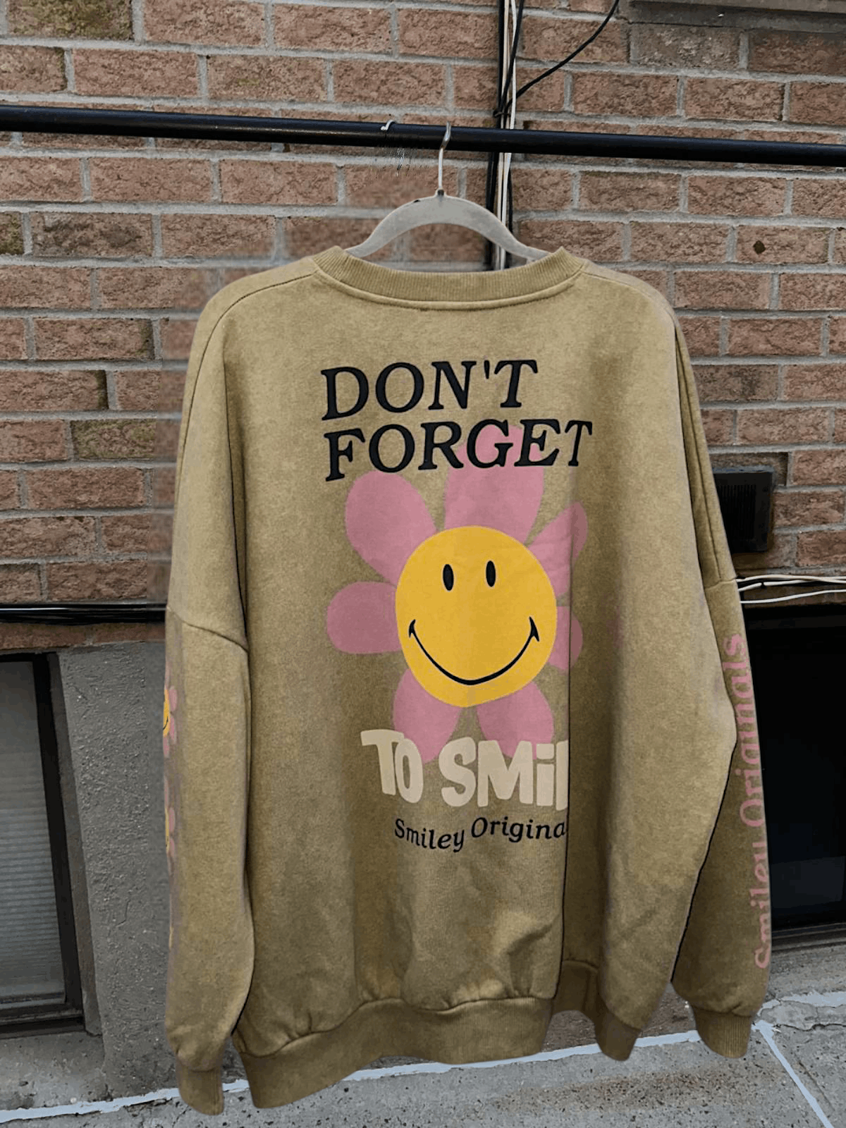 Pull & Bear Pull & Bear x Smiley Originals - Unisex Sweatshirt Size S / US 4 / IT 40 - 6 Thumbnail