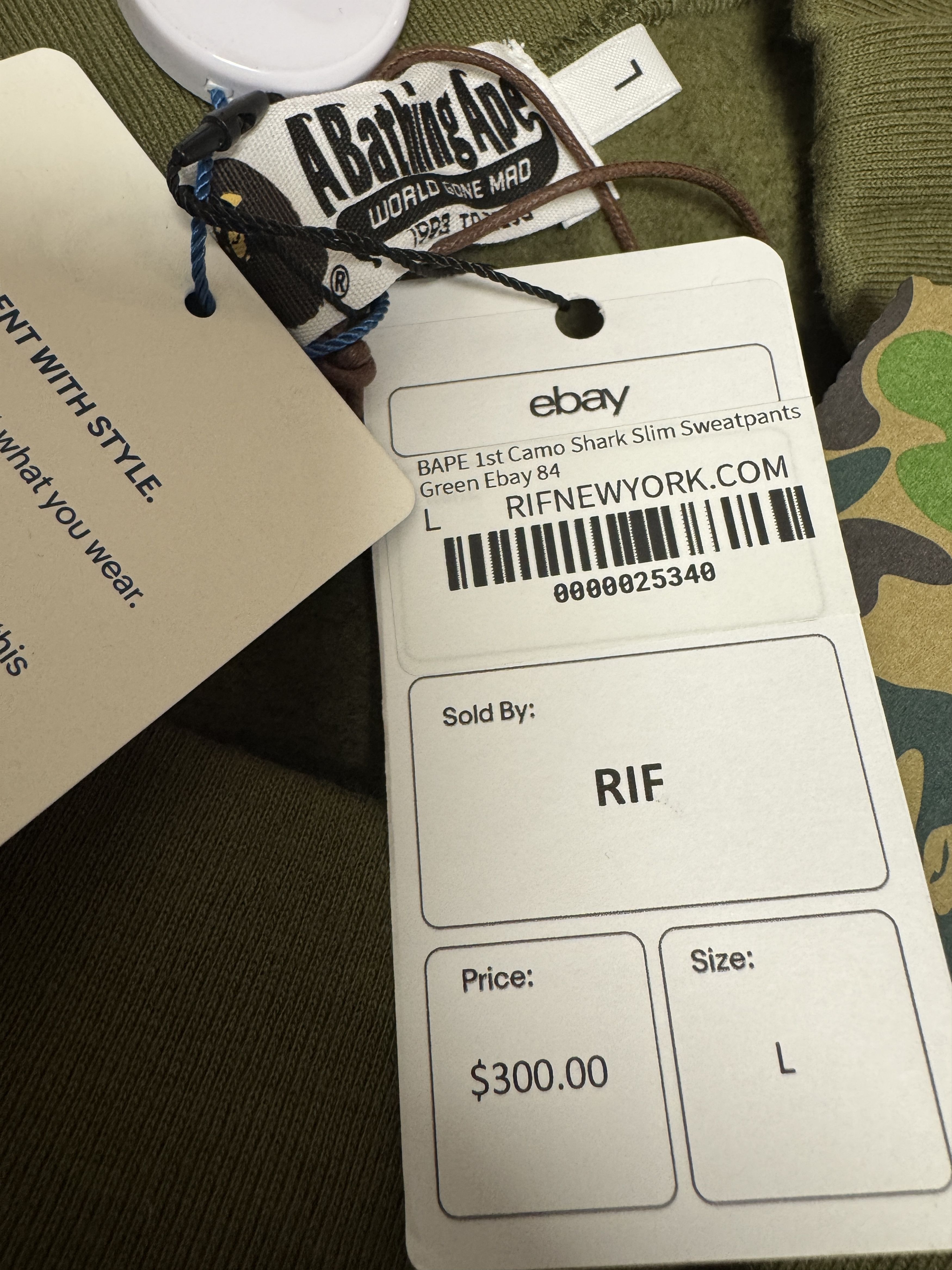 Bape BAPE 1st Camo Shark Slim Sweatpants Green Size US 34 / EU 50 - 3 Thumbnail