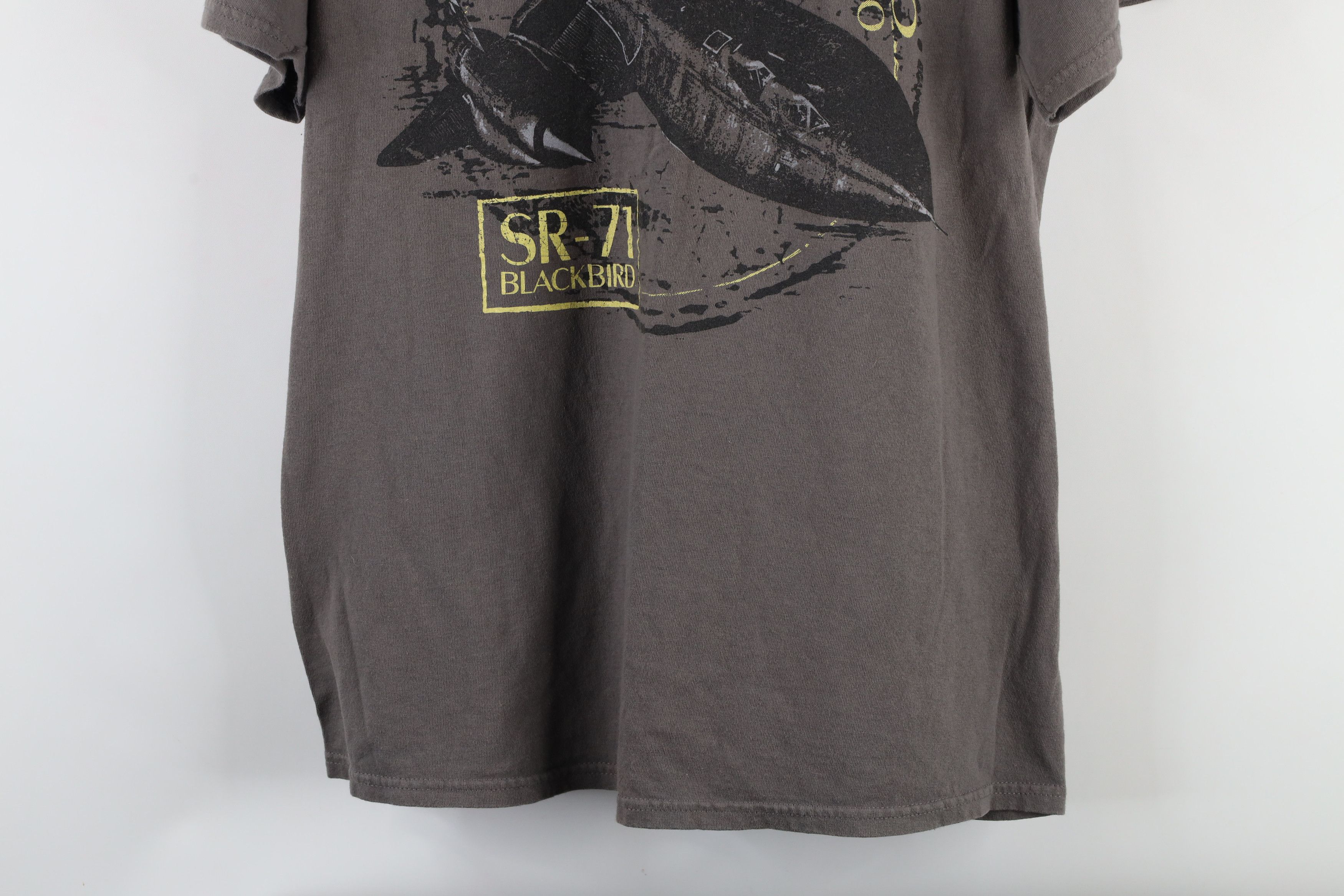 Vintage Vintage 90s Streetwear SR-71 Blackbird Fighter Jet T-Shirt Size US L / EU 52-54 / 3 - 3 Thumbnail