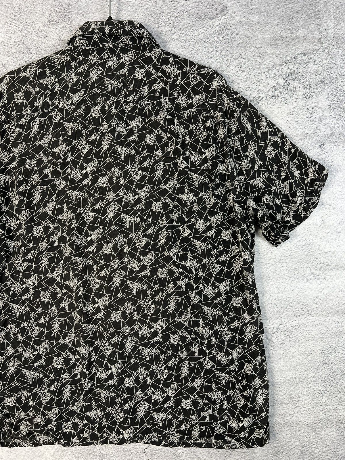 20471120 × Allsaints All saints scribble ss shirt Size US M / EU 48-50 / 2 - 6 Thumbnail