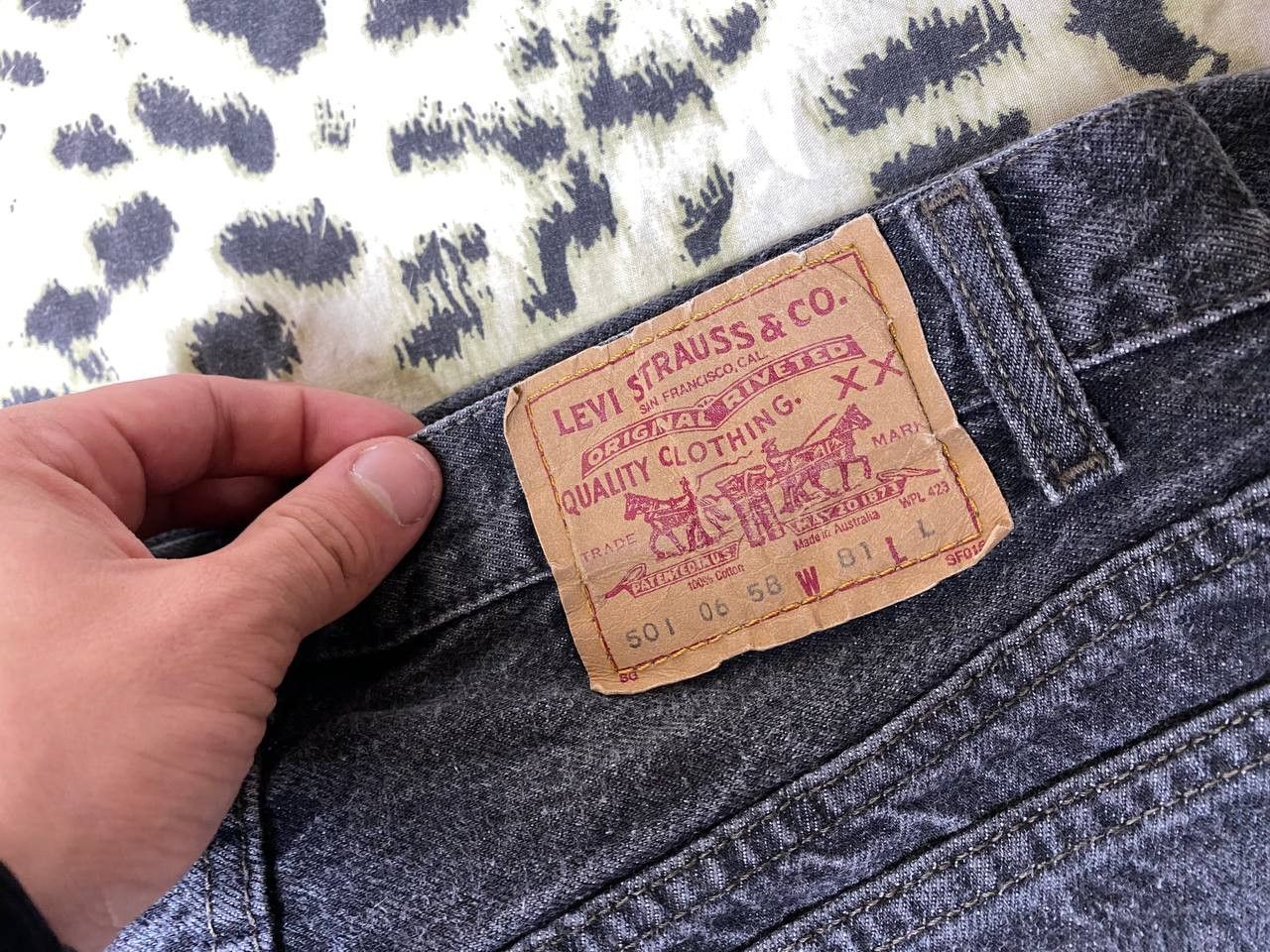 Levi's × Vintage Vintage Levis 501 Light Wash Denim Jeans High-Waisted Size 30" / US 8 / IT 44 - 2 Thumbnail