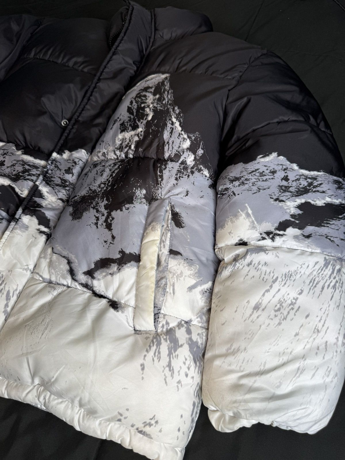 Topman TOPMAN Signature Puffer Jacket With Mountain Scene “Black” Size US L / EU 52-54 / 3 - 3 Thumbnail