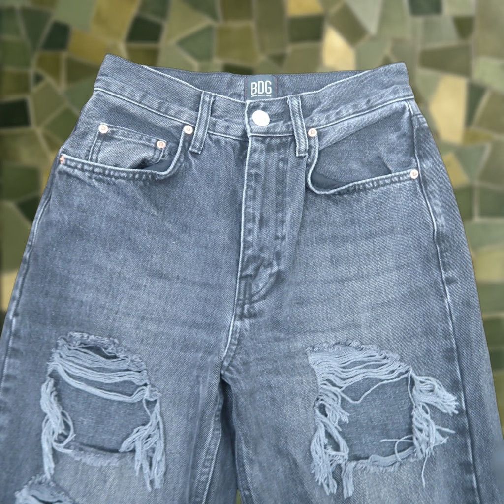 Bdg BDG Urban Outfitters High Rise Baggy Distressed Black Jeans 25 Womens Regular 25 Inseam 31" 100% Cotton Fall Spring CBDG? Size 42" / US 20 - 1 Thumbnail