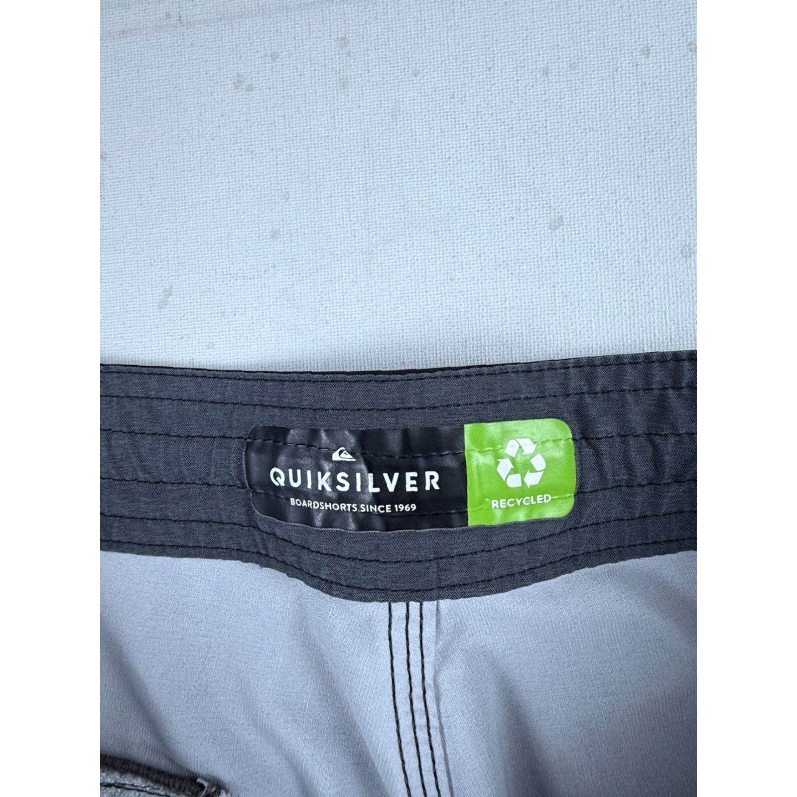 Quiksilver Quiksilver Board Shorts Mens 32 Gray Colorblock Beach Surfing Lifeguard Drawstring Polyester Spandex Blended Fabric Size US 32 / EU 48 - 2 Thumbnail
