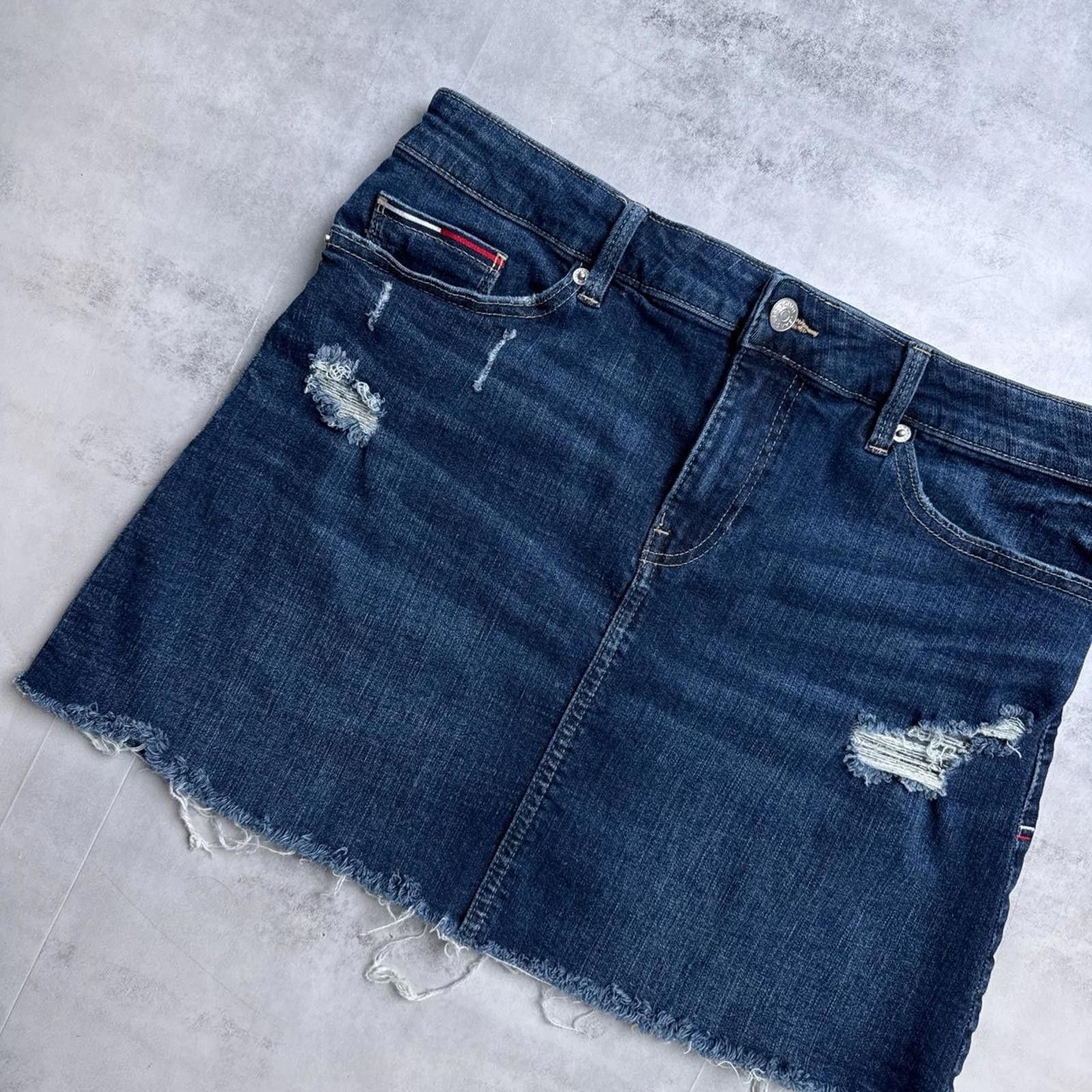 Tommy Hilfiger Y2K Tommy Hilfiger 00s Denim Skirt Size 32" / US 10 / IT 46 - 4 Thumbnail