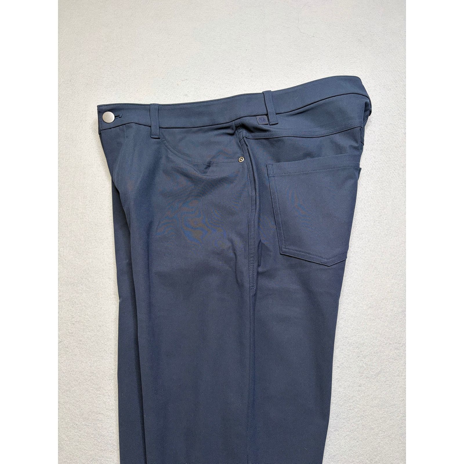 Lululemon Lululemon Men’s ABC Classic Fit Pants Size 31 Blue Size US 31 - 11 Thumbnail