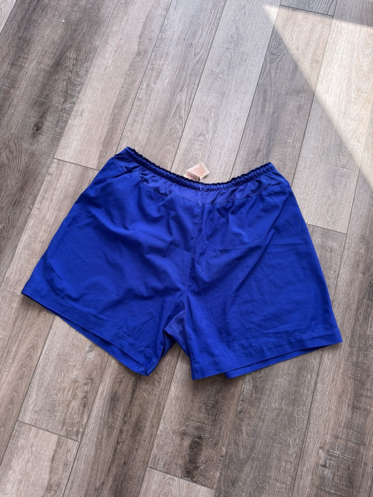 Nike Vintage Nike Arsenal Shorts 90s Football Streetwear Swoosh Size US 36 / EU 52 - 3 Thumbnail