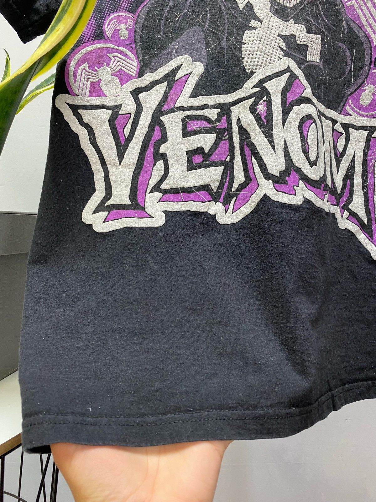 DC Comics × Marvel Comics Marvel Venom Graphic Big Logo T Shirt Size US L / EU 52-54 / 3 - 11 Thumbnail