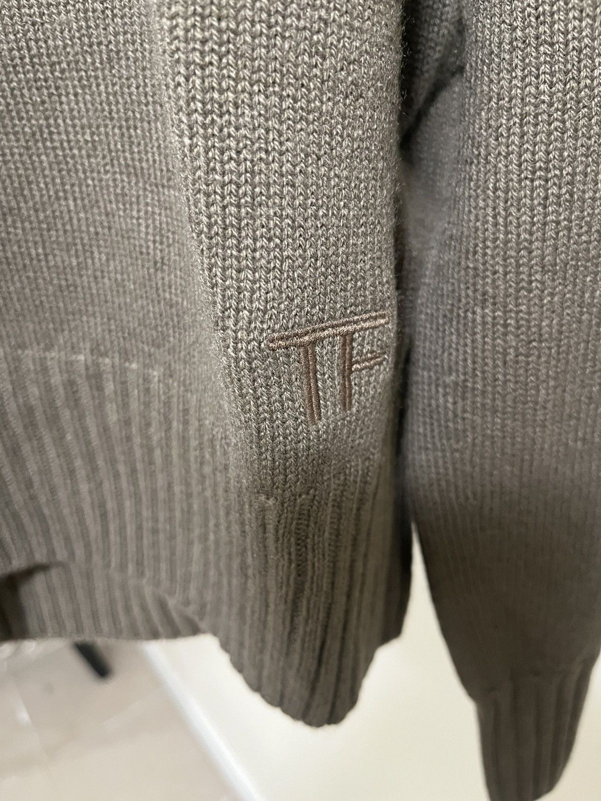 Tom Ford Tom Ford Seamless Cashmere Pullover Hoodie Sz 52 Size US L / EU 52-54 / 3 - 3 Thumbnail