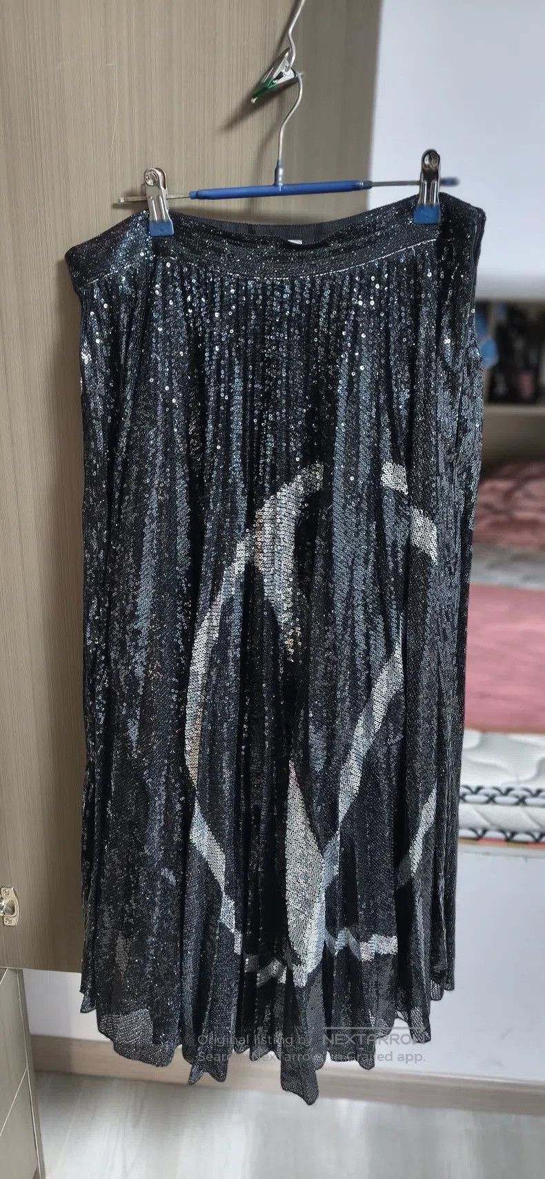 Valentino Valentino Dark sequin skirt Size M / US 6-8 / IT 42-44 - 1 Thumbnail
