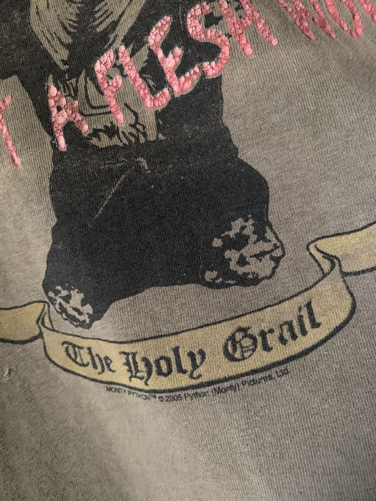 Other Rare Y2K Monty python and the holy grail movie tee Size US XXL / EU 58 / 5 - 4 Thumbnail