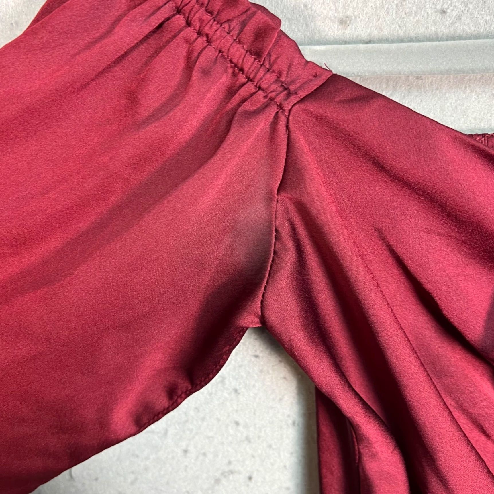 ASTR The Label ASTR Off-Shoulder Burgundy Satin Bodysuit Women’s Small Long Sleeve Casual Size S / US 4 / IT 40 - 7 Thumbnail