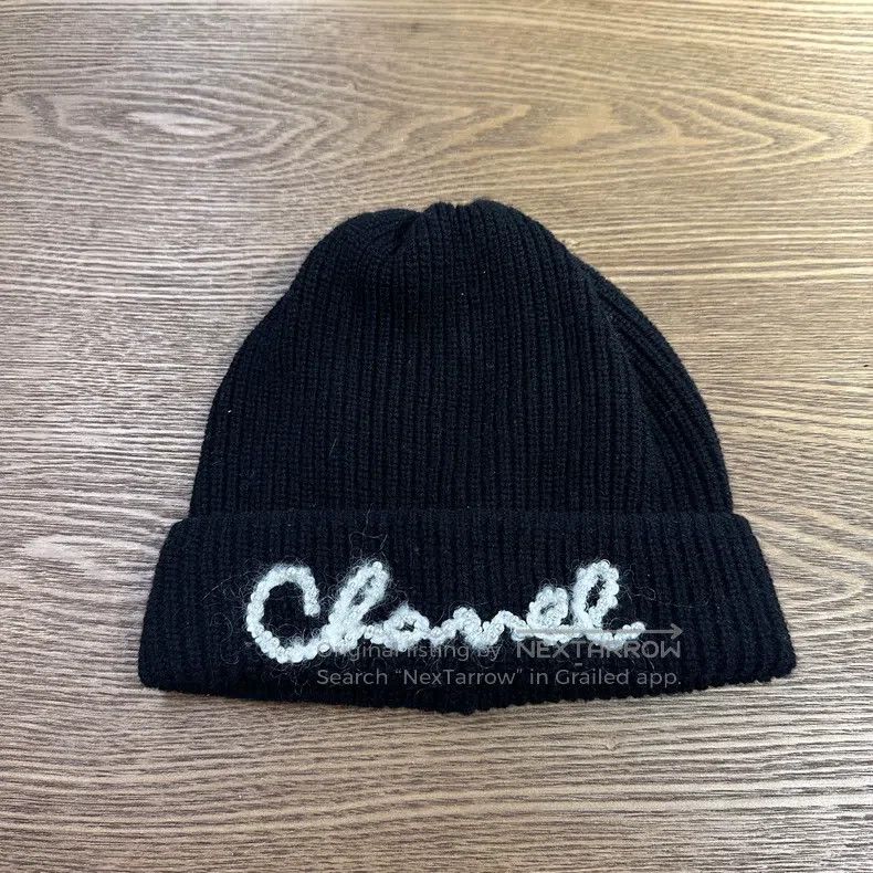 Chanel Chanel Knitted cashmere hat with slogan letters Size ONE SIZE - 1 Thumbnail