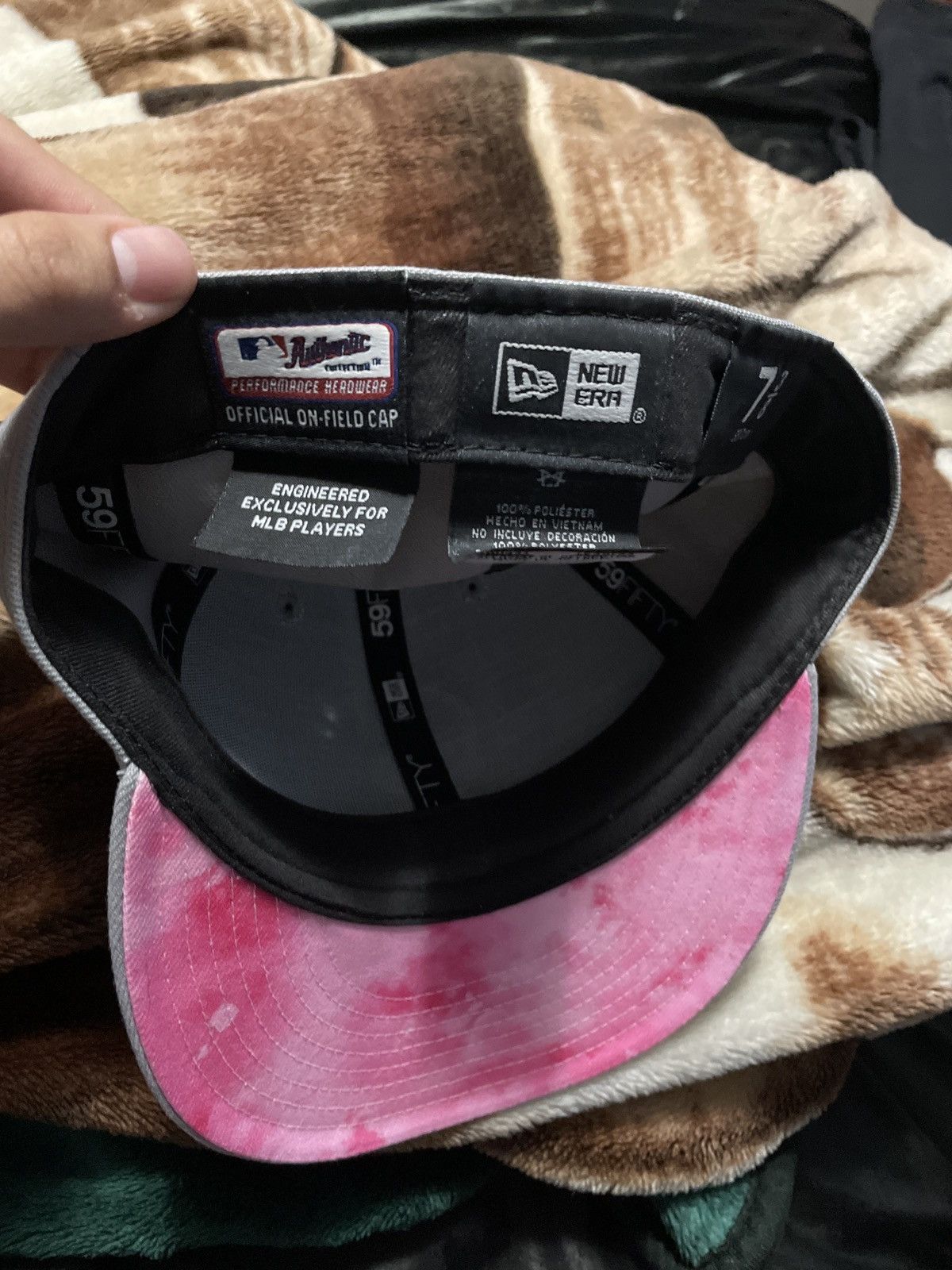 New Balance × New Era Rockies grey/pink cap Size 32 - 3 Thumbnail