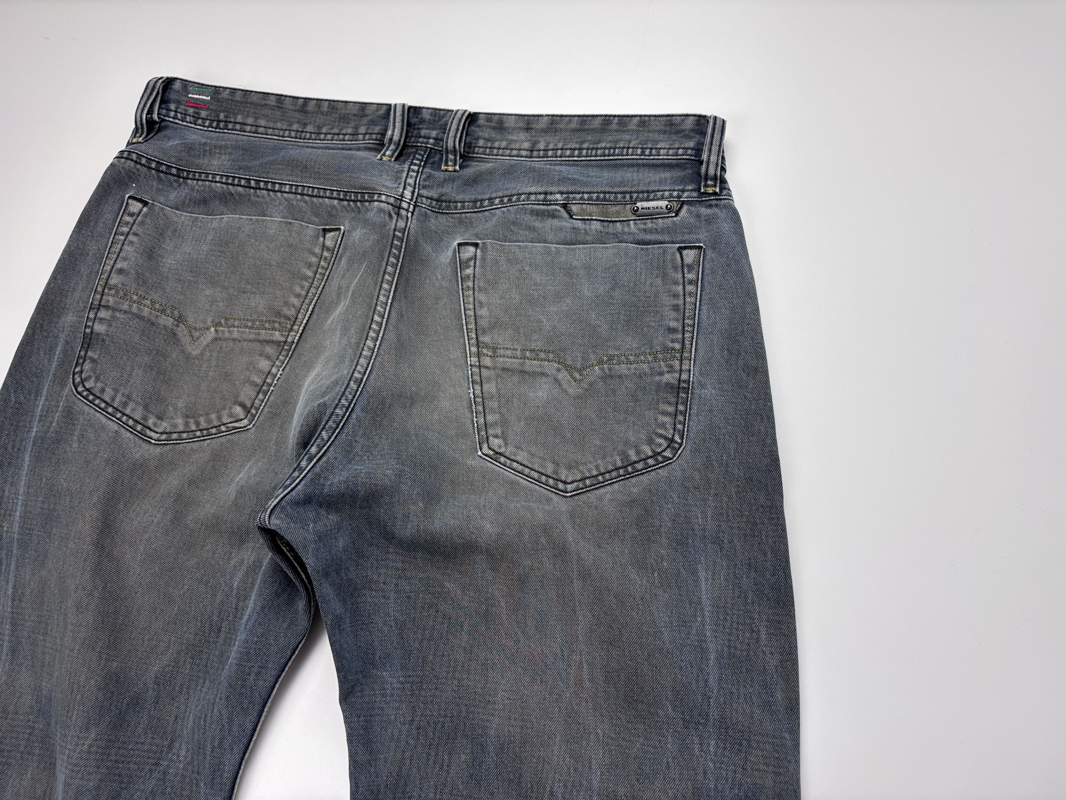Diesel Diesel Bravefort Comfort-Carrot Acid Wash Jeans Size 32x32 Size US 32 / EU 48 - 5 Thumbnail
