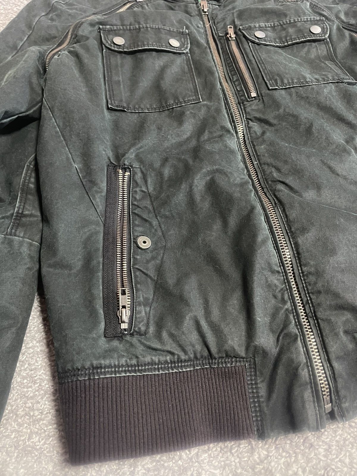 Diesel DIESEL ARCHIVE 2WAY AVANT GARDE DETACHABLE SLEEVE SIZE L Size US L / EU 52-54 / 3 - 7 Thumbnail