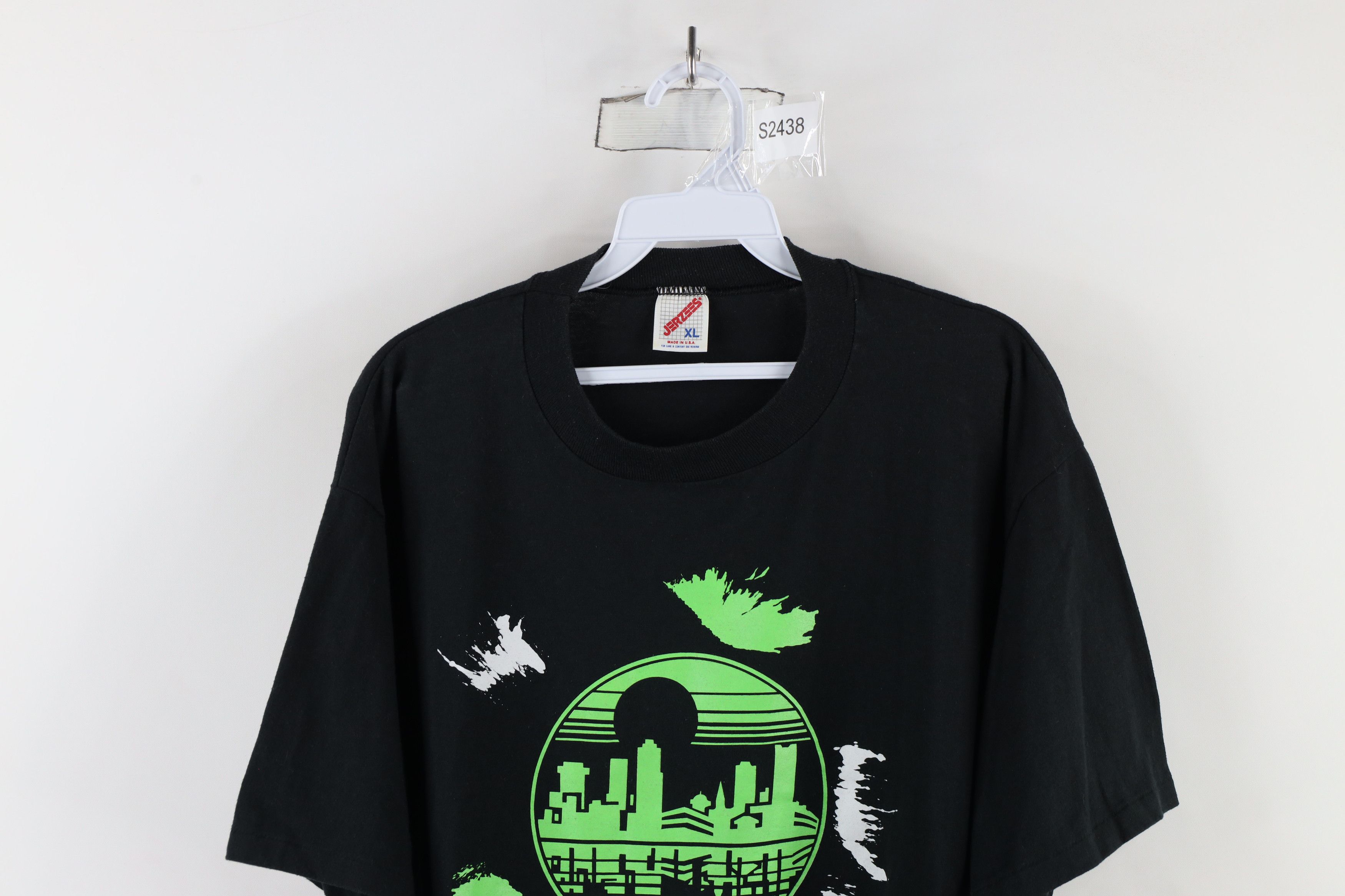 Vintage Vintage 90s Streetwear Beautiful Recycling T-Shirt USA Size US XL / EU 56 / 4 - 2 Thumbnail