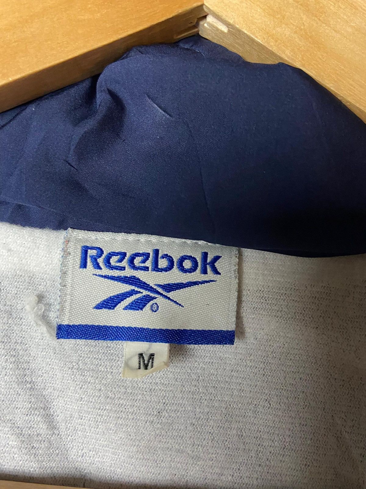 Japanese Brand × Reebok × Vintage REEBOK Brand Lightweight Zipped Windbreaker (122) Size US M / EU 48-50 / 2 - 8 Thumbnail