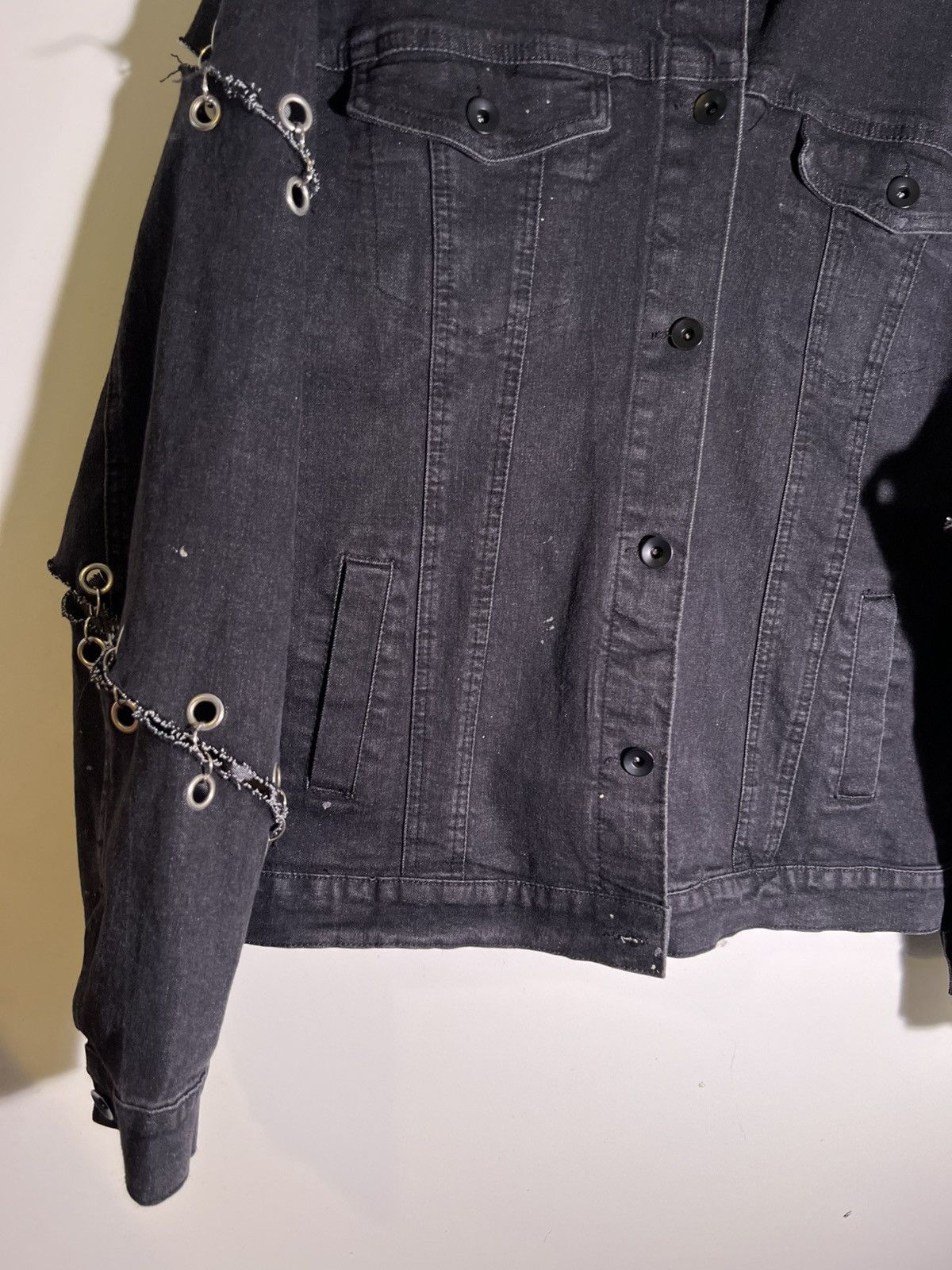 Fashion Nova Fashion Nova Men’s Black Denim Grommet Chain Goth Emo Jacket Size US L / EU 52-54 / 3 - 5 Thumbnail