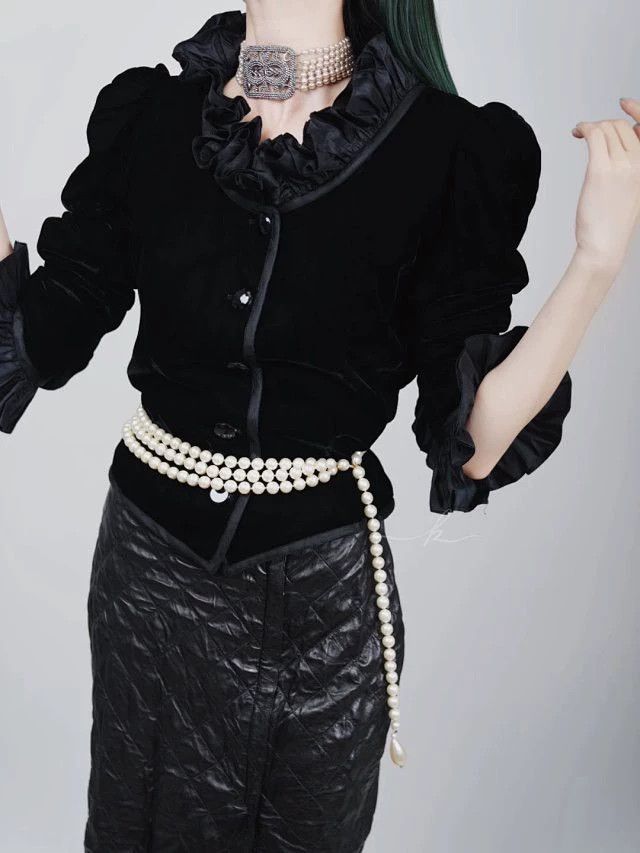 Yves Saint Laurent YSL 70s-80s Black Silk Velvet Silk Ruffled Cuffs Jacket Size S / US 4 / IT 40 - 4 Thumbnail