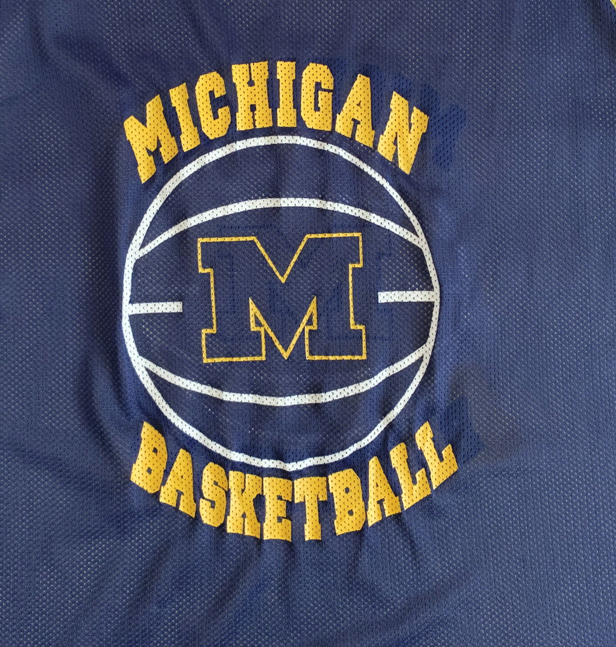 Vintage 90s MICHIGAN Wolwerines Jersey Basketball Collage Reversible Size US M / EU 48-50 / 2 - 4 Thumbnail
