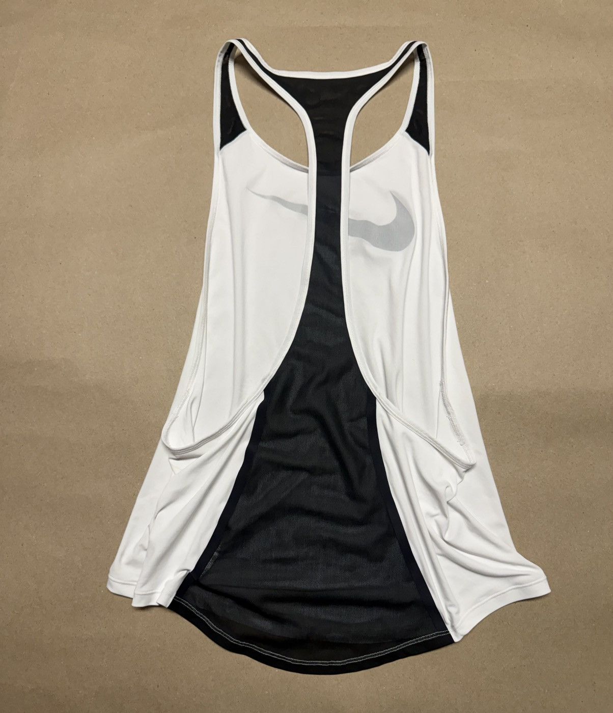 Nike Nike tank top White Womens size Medium! Size M / US 6-8 / IT 42-44 - 2 Thumbnail