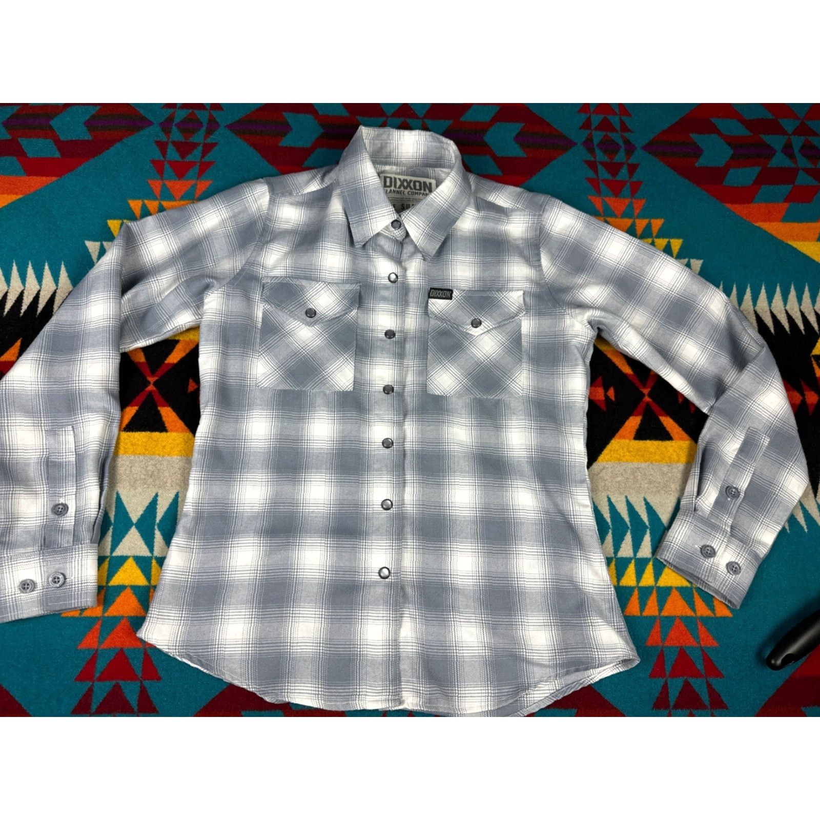 CO Dixxon Flannel Co The Summit Women’s Long Sleeve Shirt S Gray White Shirt Women Small Gray White Flannel Long Sleeve Women S Size S / US 4 / IT 40 - 4 Thumbnail