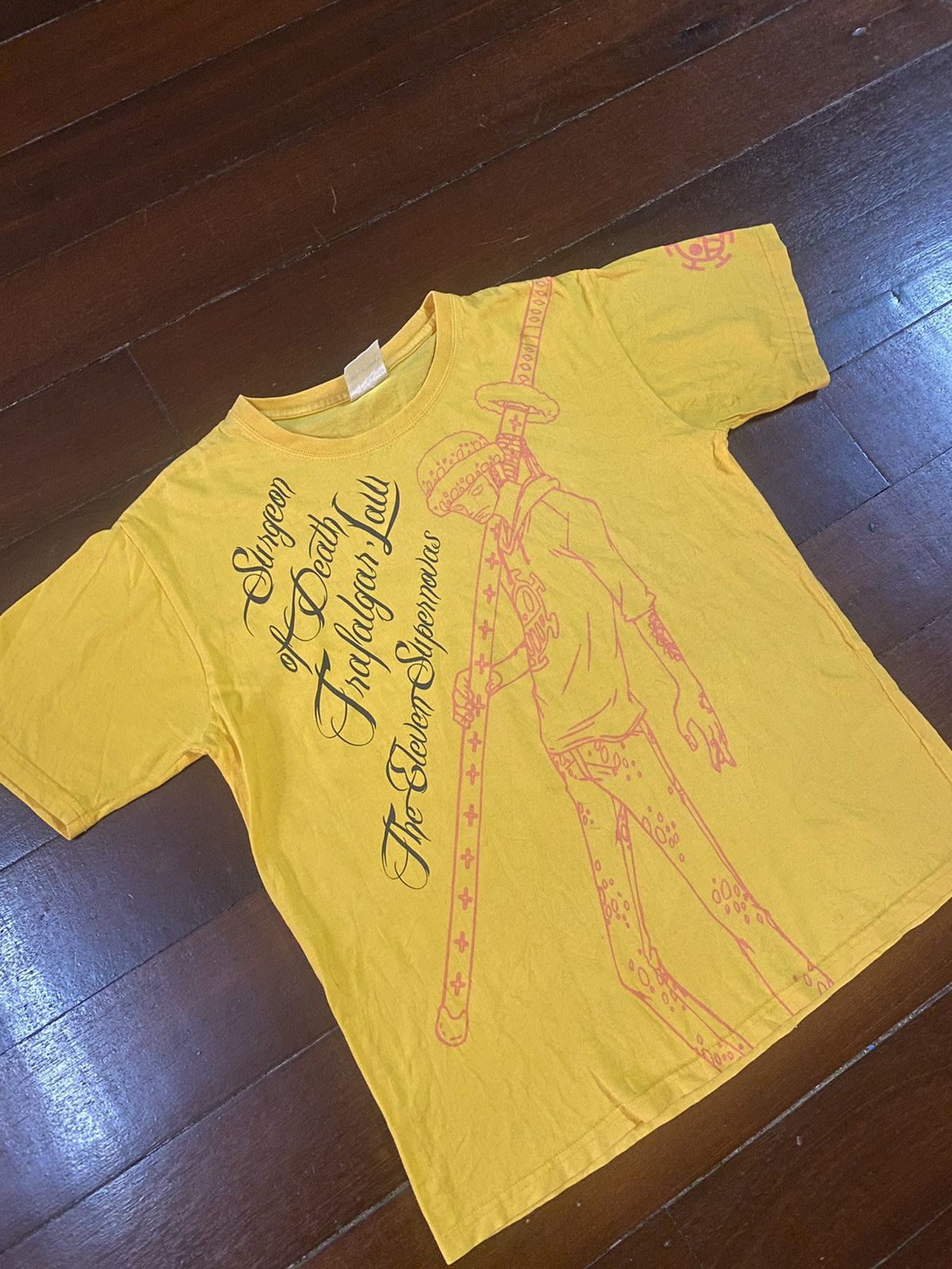 Anime × Beauty Beast × One Piece Vintage y2k One Piece surgeon of death trafalgar law Tees Size US M / EU 48-50 / 2 - 3 Thumbnail