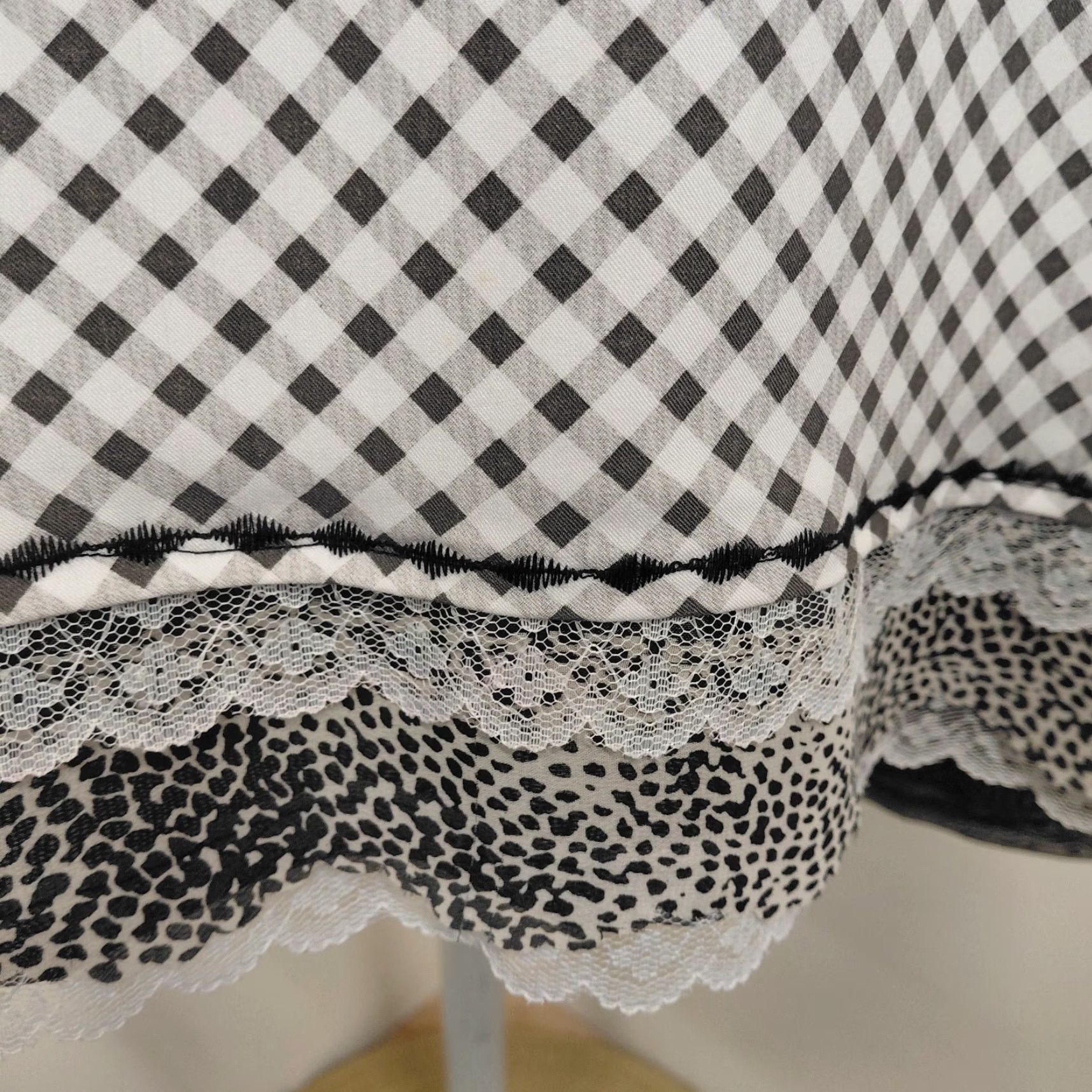 Vintage VINTAGE Unbranded Blouse Womens XL Black/White Check Long Sleeve Boho Lagenlook Angel Pattern Tie? Size XL / US 12-14 / IT 48-50 - 4 Thumbnail