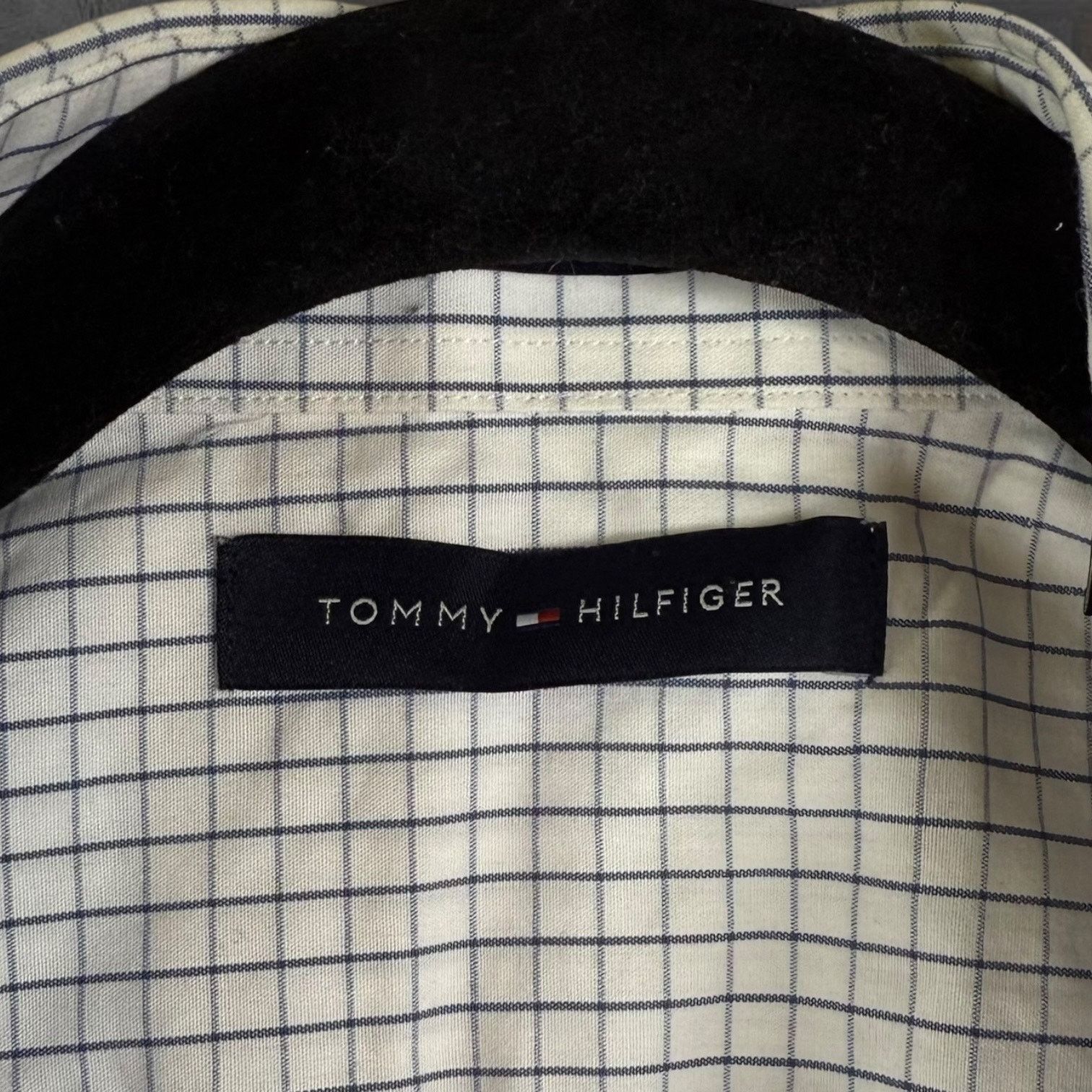 Tommy Hilfiger Tommy Hilfiger Long Sleeves Button Up Men's M 32/33 15 1/2 Size US M / EU 48-50 / 2 - 3 Thumbnail