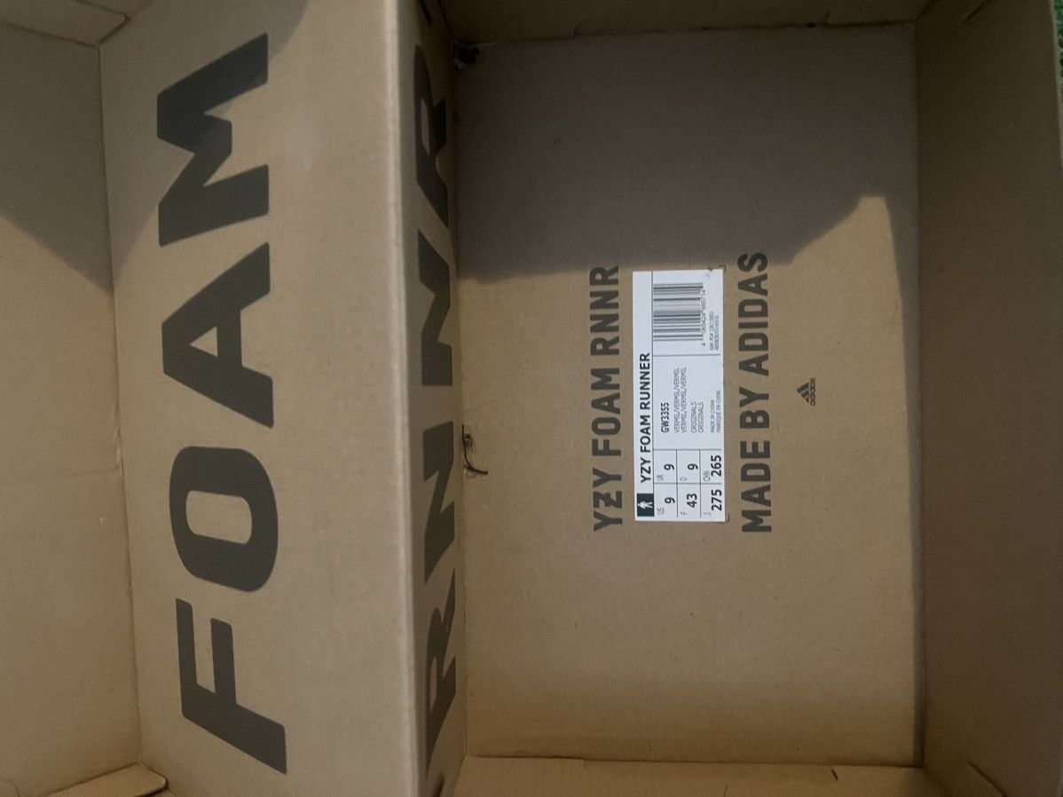 Adidas Yeezy Foam Runners Size US 9 / EU 42 - 5 Thumbnail