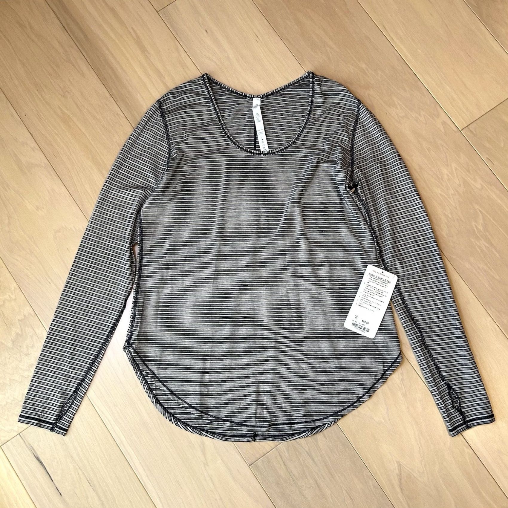 Lululemon Lululemon Yogini 5 Year Tee Long Sleeve Women’s 10 Ivory / Navy Striped T-Shirt Athleisure Comfort Casual Womens Size L / US 10 / IT 46 - 2 Thumbnail