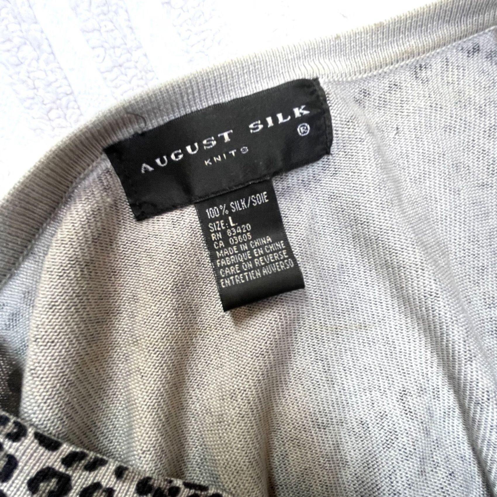 Vintage August Silk Womens L Gray Black V-Neck Animal Print 3/4 Sleeve Knit Top Size L / US 10 / IT 46 - 3 Thumbnail