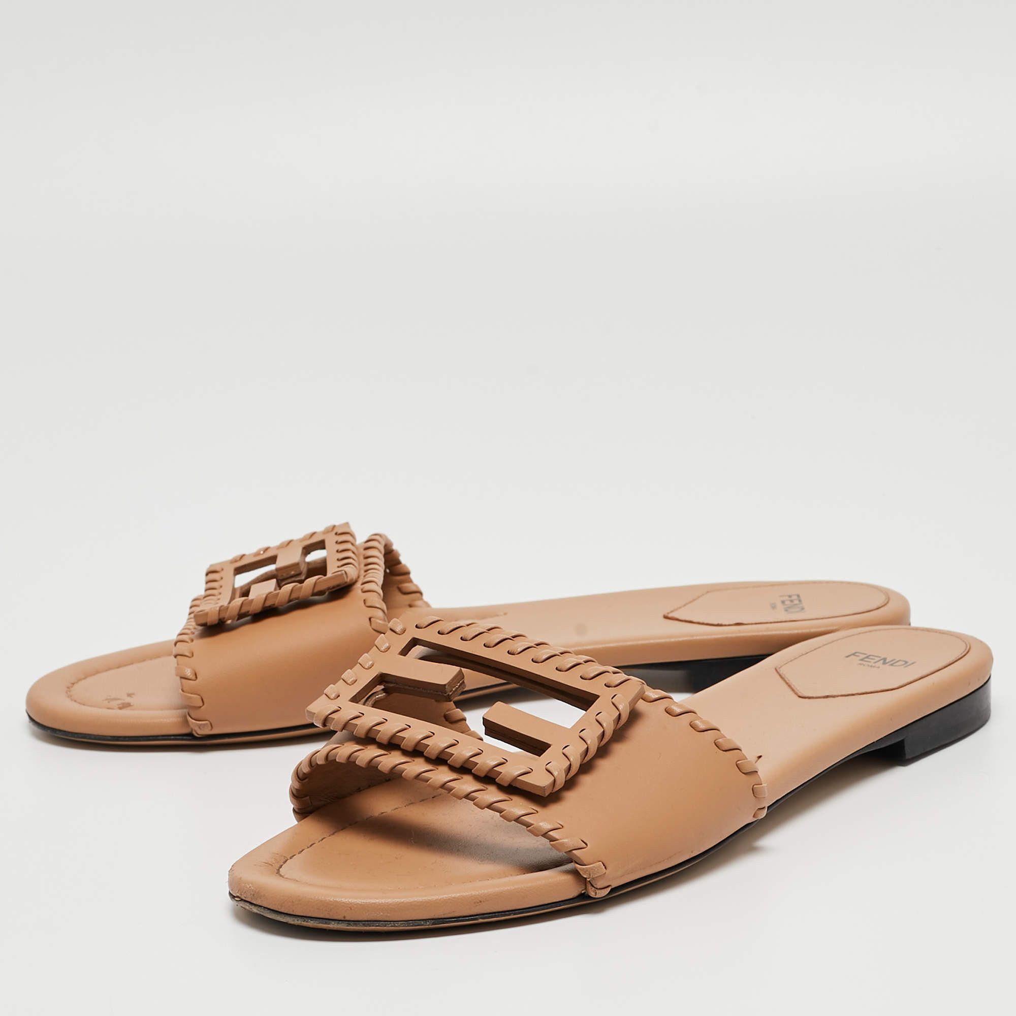 Fendi o1s1wg110425 Slides in Brown Size US 7 / IT 37 - 2 Thumbnail