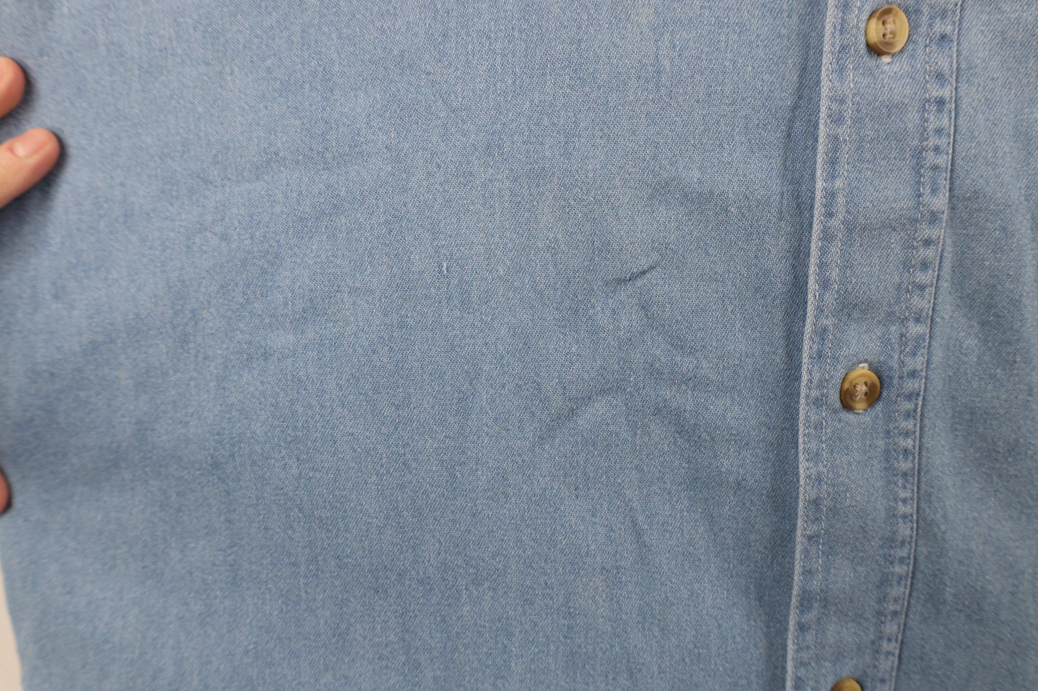 Vintage Vintage 90s Spell University of Michigan Denim Button Shirt Size US L / EU 52-54 / 3 - 8 Thumbnail