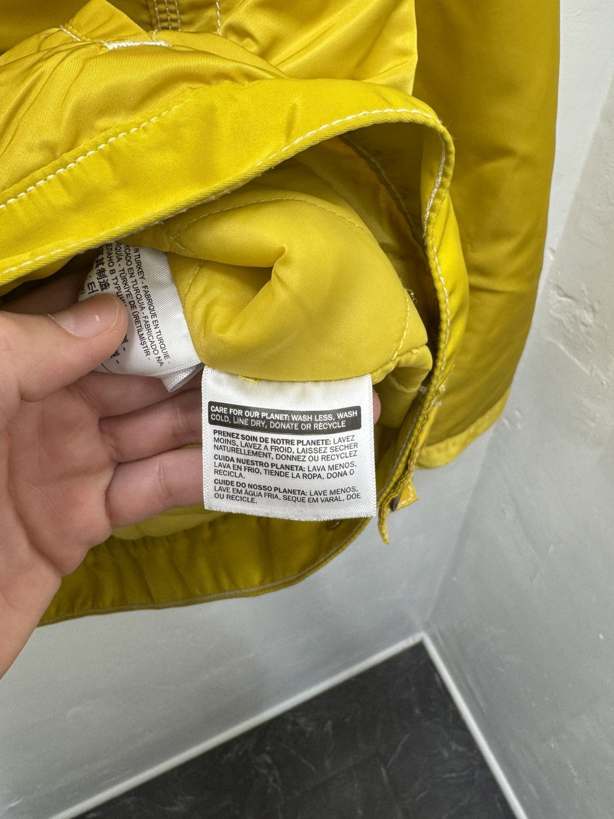 Supreme Supreme X Levis Yellow Bomber Size US XL / EU 56 / 4 - 7 Thumbnail