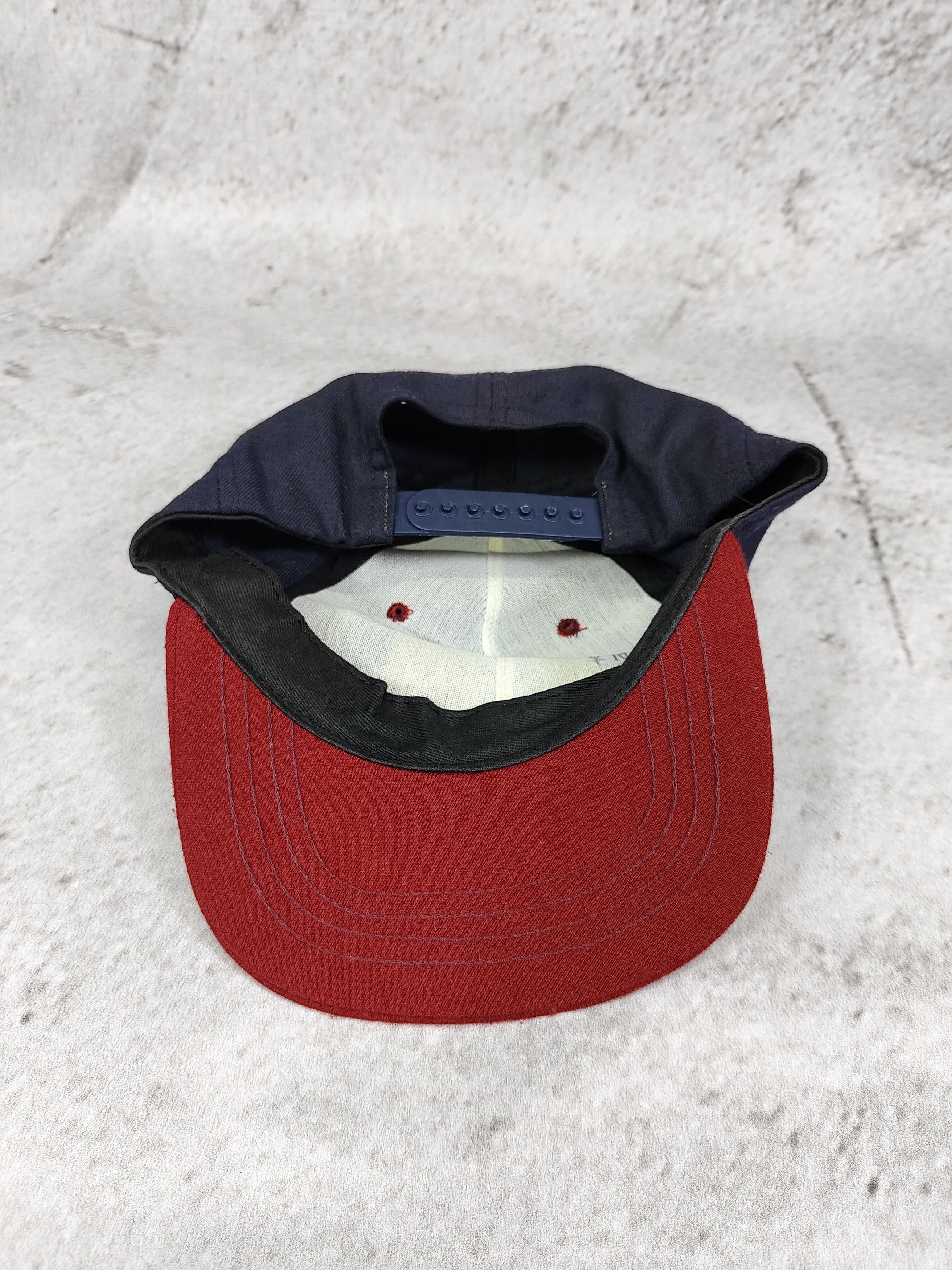 Vintage 90s MGM Grand Las Vegas Embroidered Casino Logo Retro Cap Size ONE SIZE - 5 Thumbnail