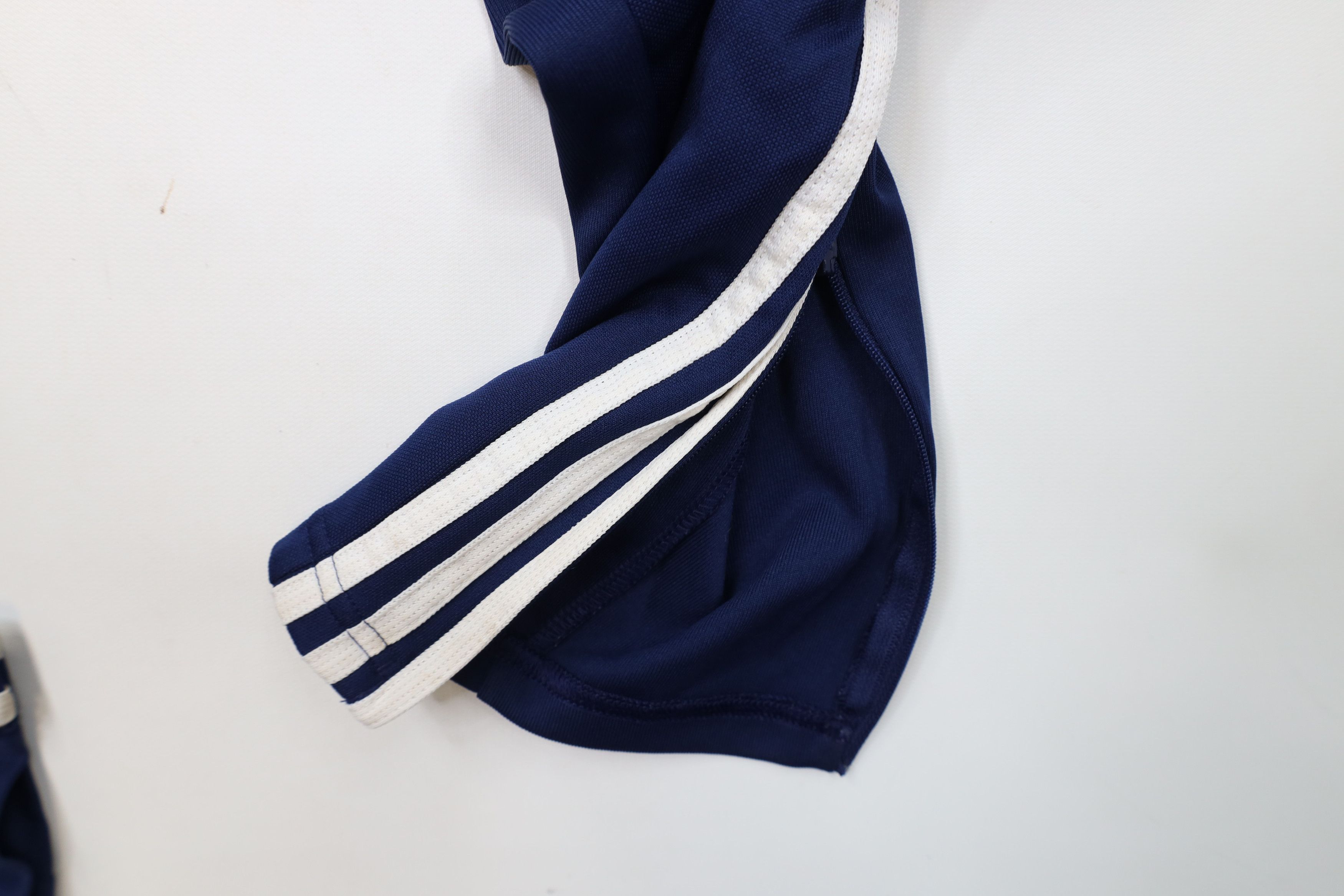 Adidas × Vintage Vintage Y2K Adidas Striped Tapered Soccer Warm Up Pants Blue Size US 32 / EU 48 - 8 Thumbnail
