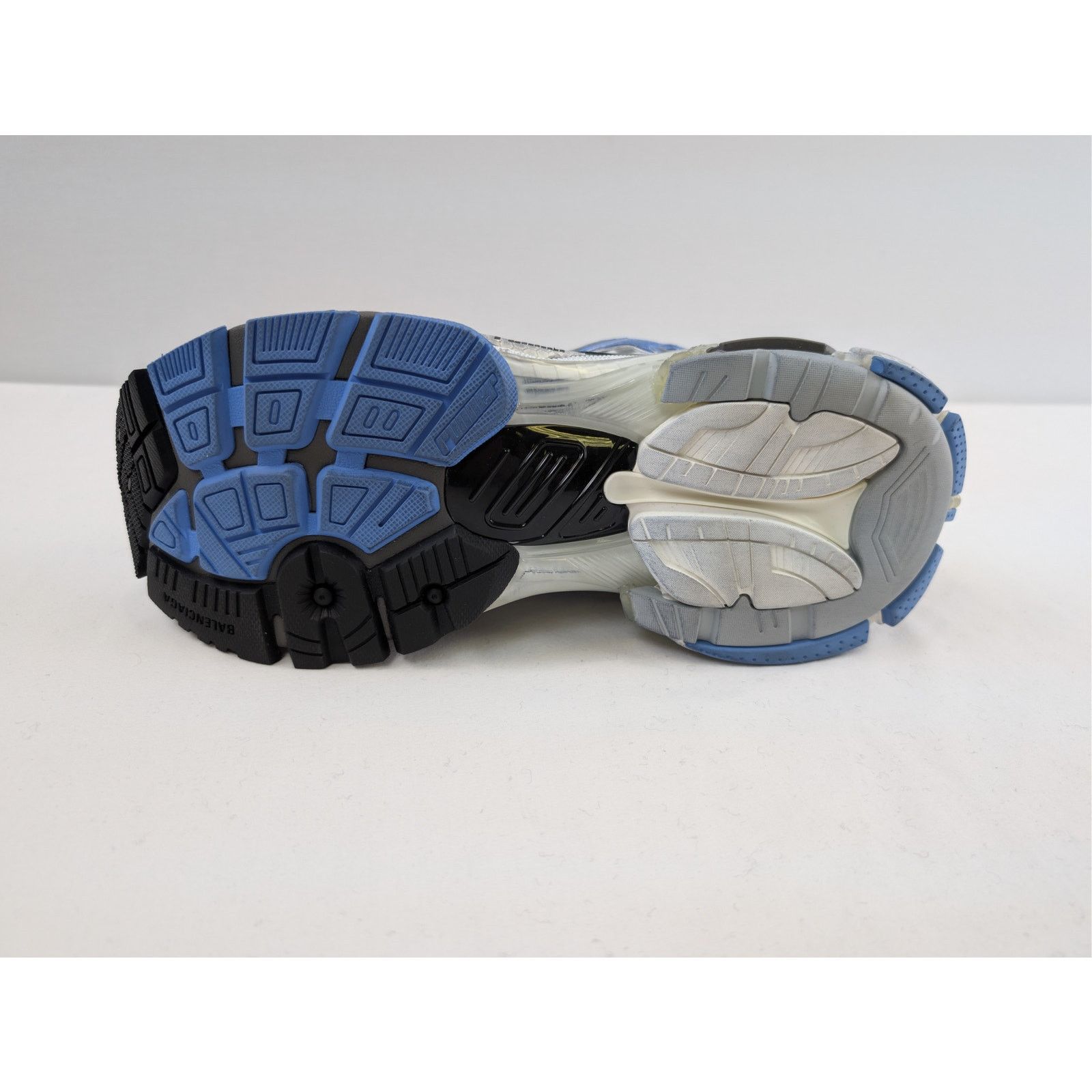 Balenciaga o1rshd1 Q:2 / Nylon Suede Mesh Runner Sneakers in Multicolor Size US 9 / EU 42 - 10 Thumbnail