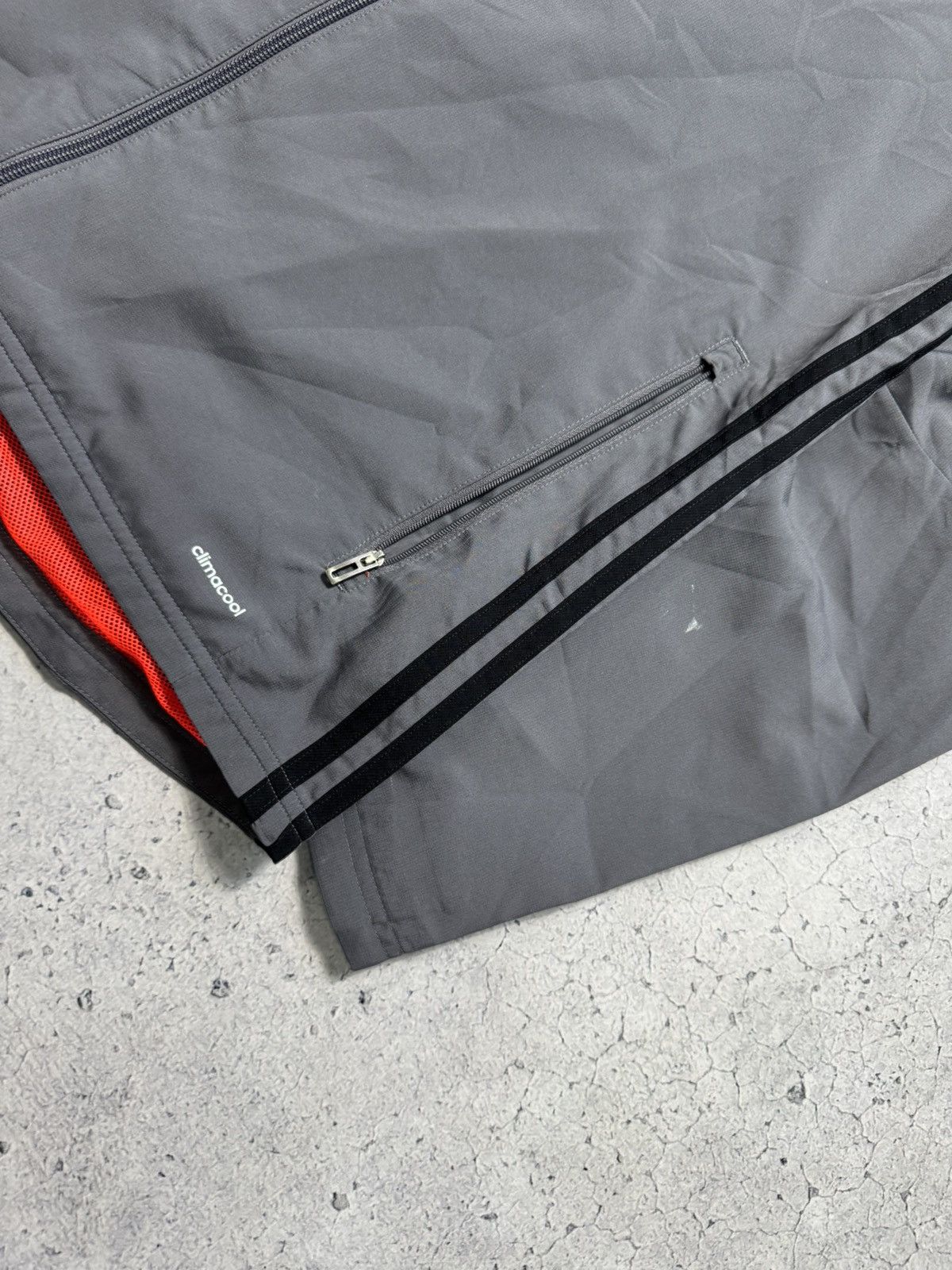 Adidas Adidas FC Bayern Munich Vintage Nylon Track Jacket Y2K Size US M / EU 48-50 / 2 - 4 Thumbnail