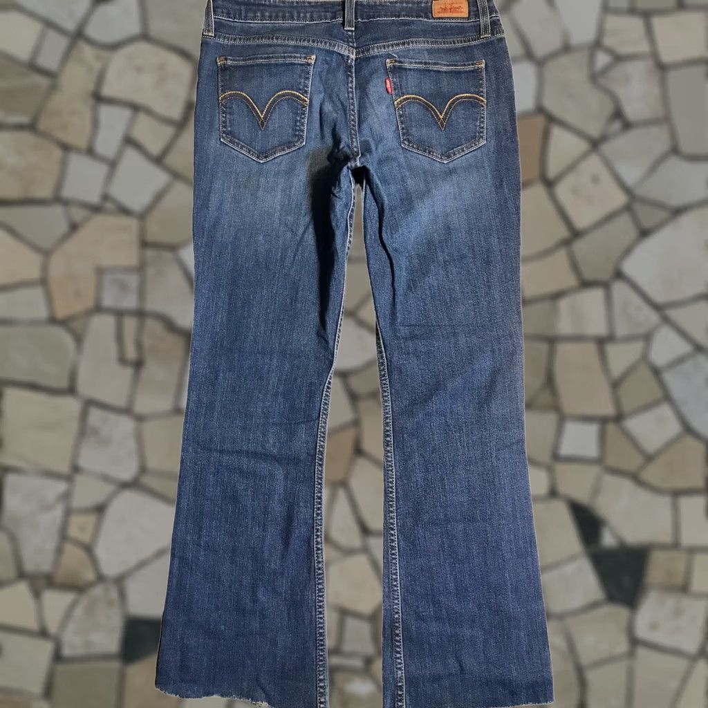 Levi's VINTAGE Levi's 518 Bootcut Jeans Womens Tag 9 x 27.5 Inseam Raw Hem Western Cowgirl Jeans 80s 90s USA Cowboy Rodeo Mens? Girls? Size 30" / US 8 / IT 44 - 1 Thumbnail