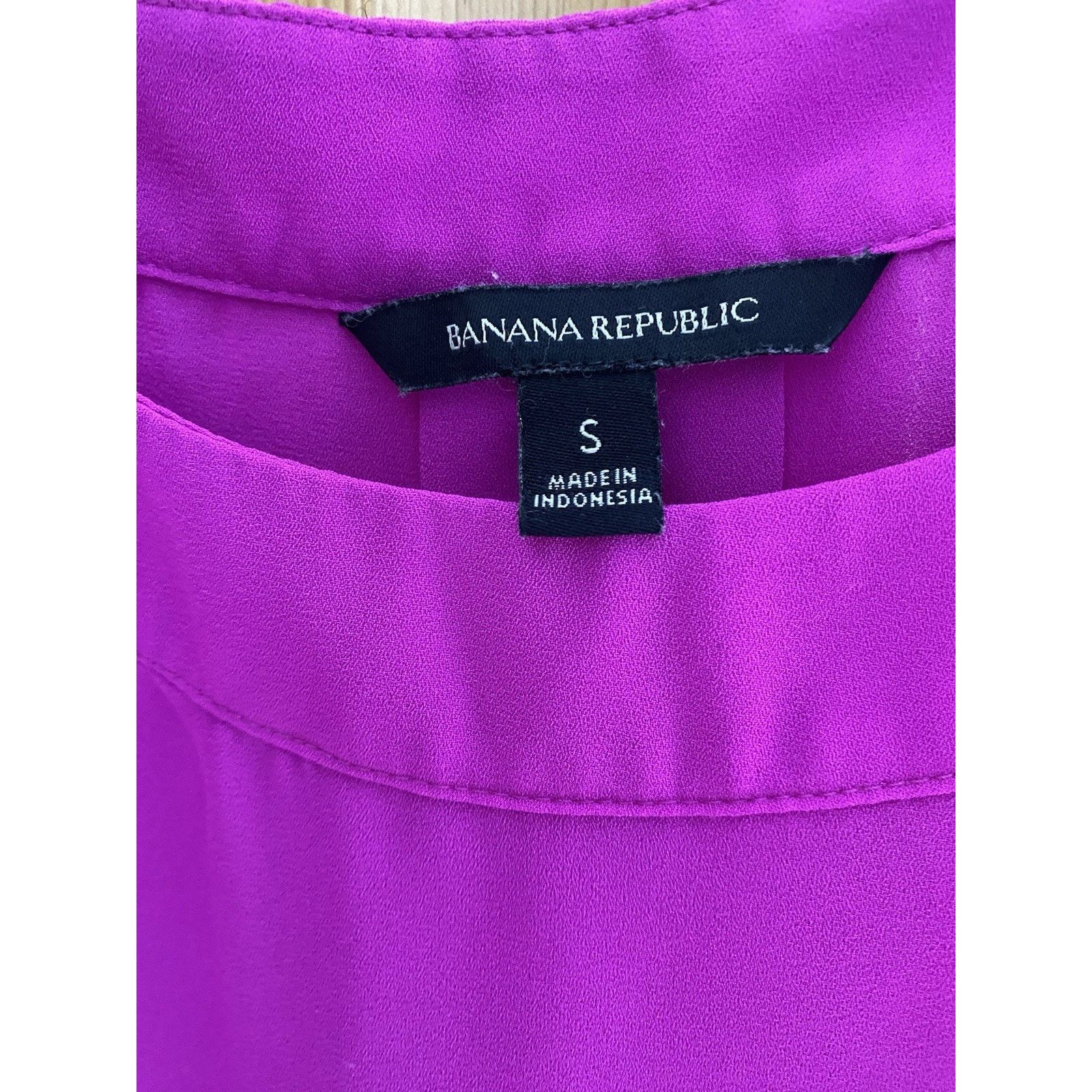 Banana Republic Banana Republic fuschia drop shoulder polyester blouse sz s Size S / US 4 / IT 40 - 3 Thumbnail