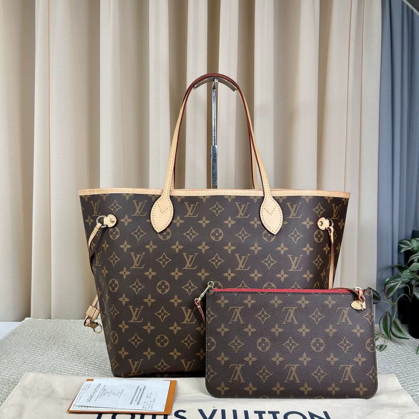Louis Vuitton Pre-loved Bag Very good condition Size ONE SIZE - 1 Thumbnail