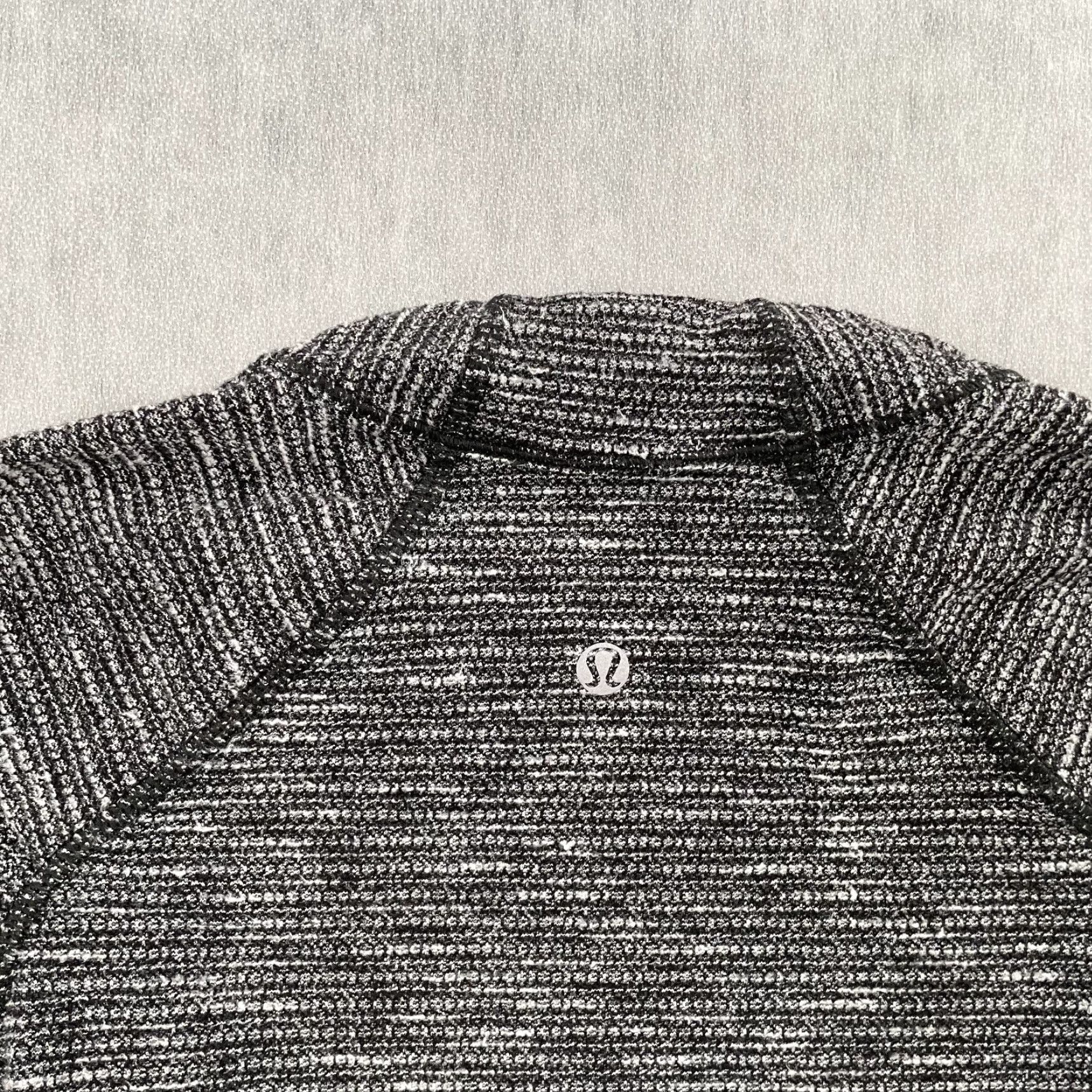 Lululemon Lululemon Striped Pullover Sweatshirt Womens 8 Gray Athletic Long Sleeve Gym Size M / US 6-8 / IT 42-44 - 4 Thumbnail