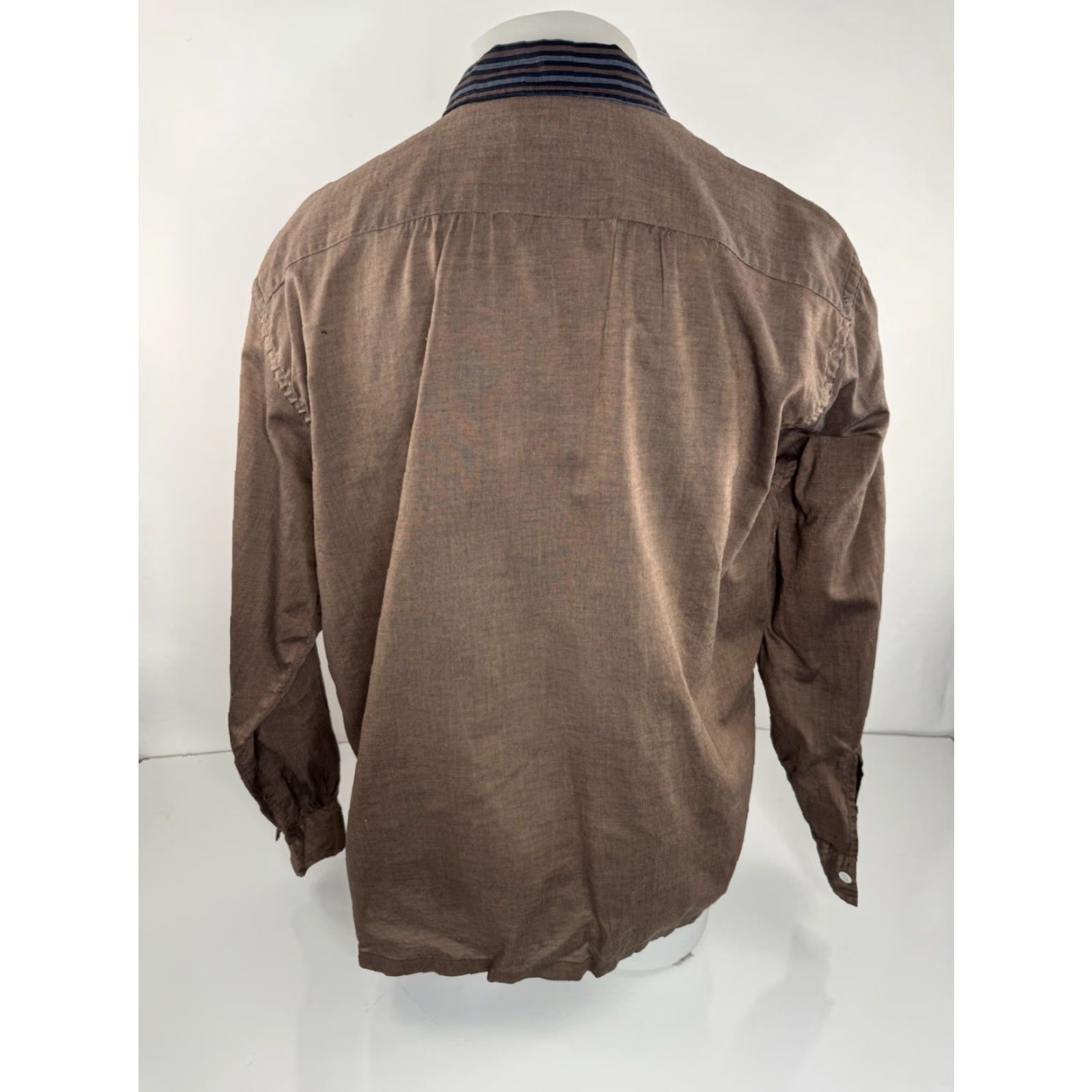 Vintage MARSHALL FIELDS Vintage 60s Lightweight LOOP COLLAR Wash Ease XL Shirt Men Long Sleeve Copper Brown N/A Mens Size US XL / EU 56 / 4 - 3 Thumbnail