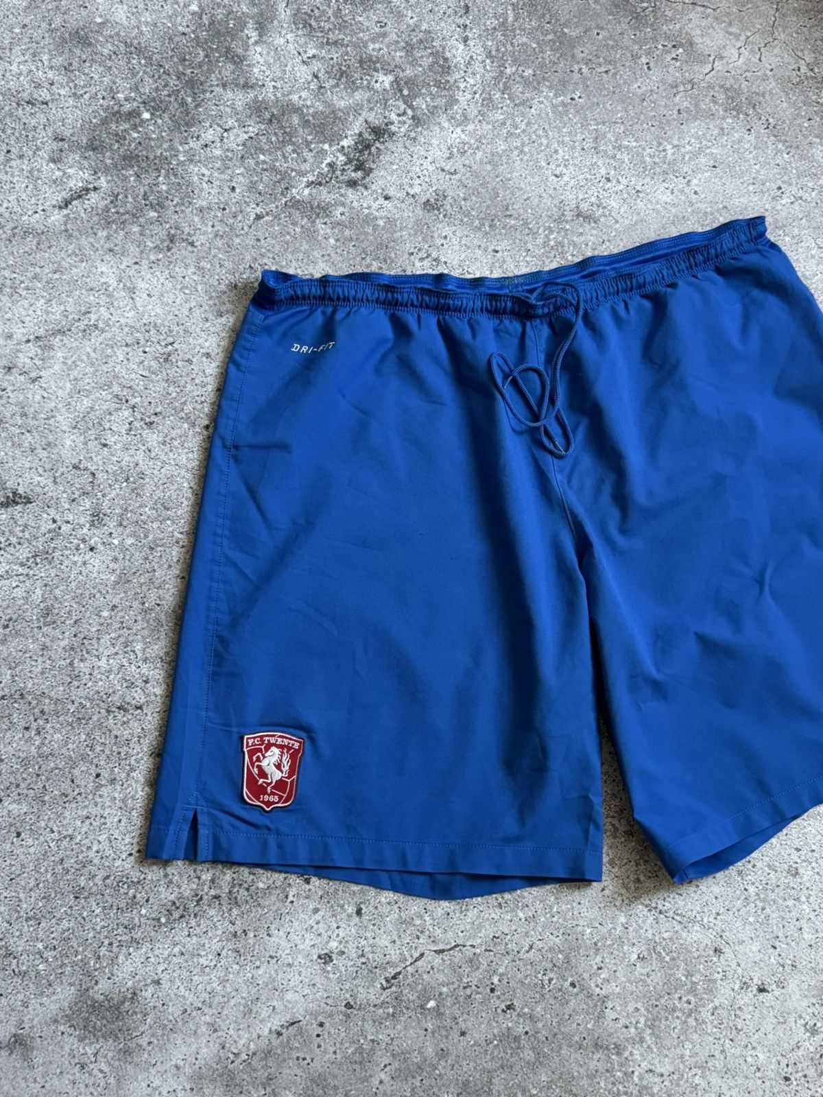 Nike × Vintage Nike Twente F.C. blue XL sport soccer shorts Size US 36 / EU 52 - 3 Thumbnail