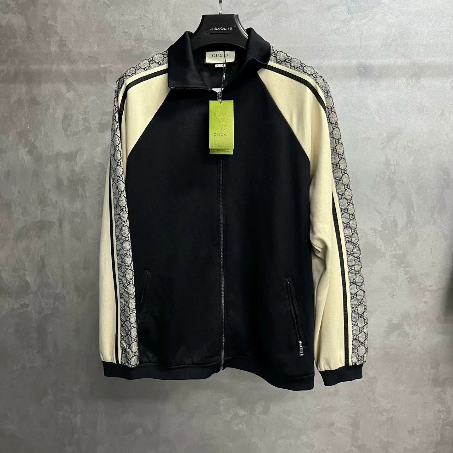 Gucci gucci black retro zip jacket with cream details Size US S / EU 44-46 / 1 - 1 Thumbnail