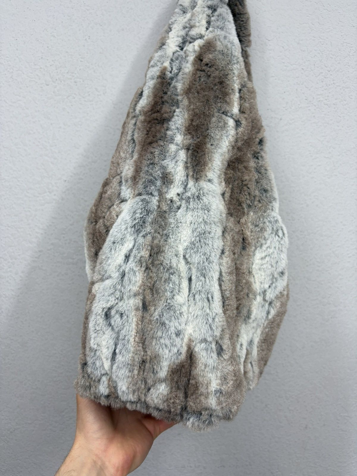 KMRii Vintage Fur Hobo Shoulder Bag Y2K Rabbit Archive KMRii Style Size ONE SIZE - 5 Thumbnail